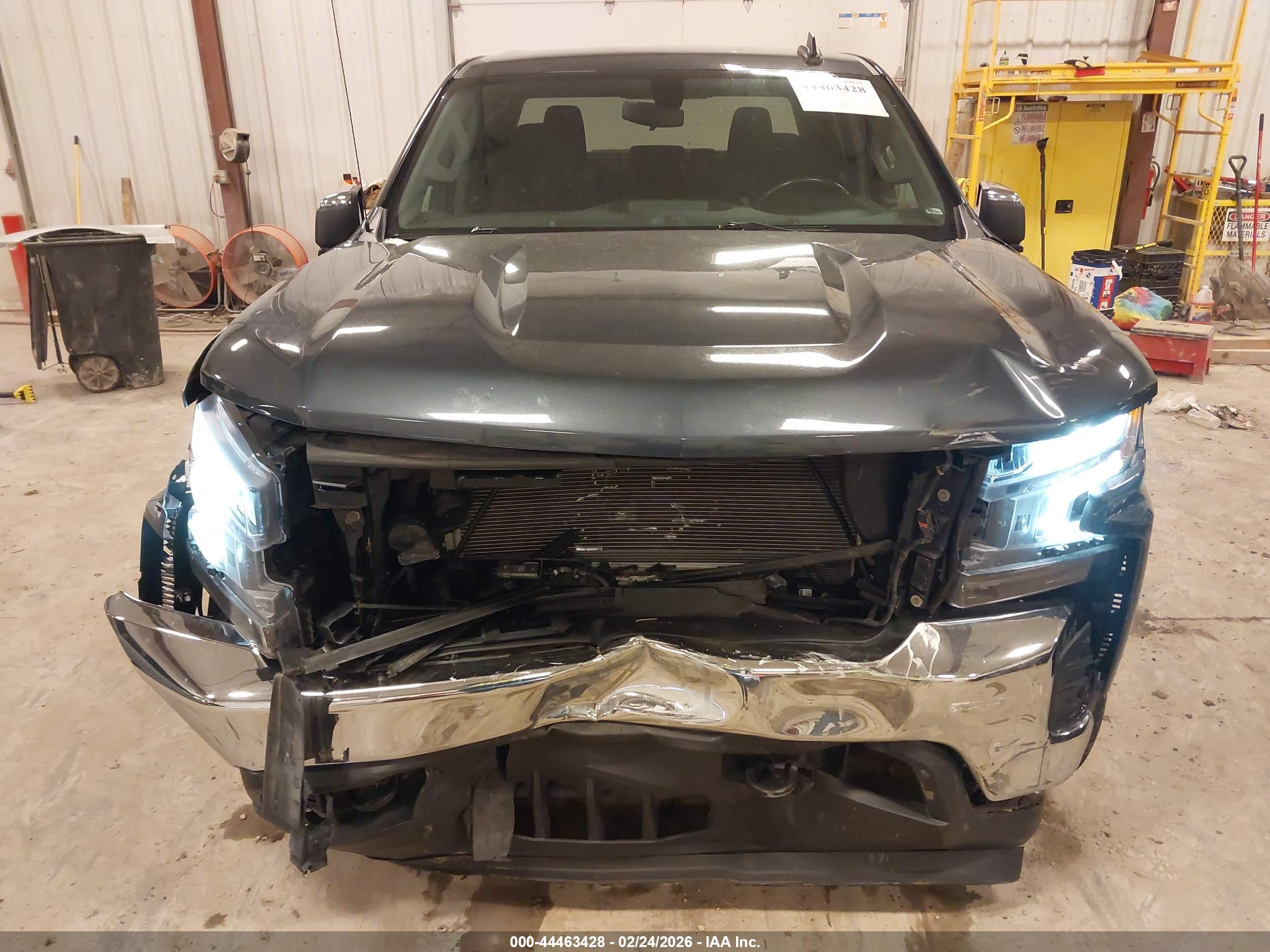 CHEVROLET SILVERADO image 6