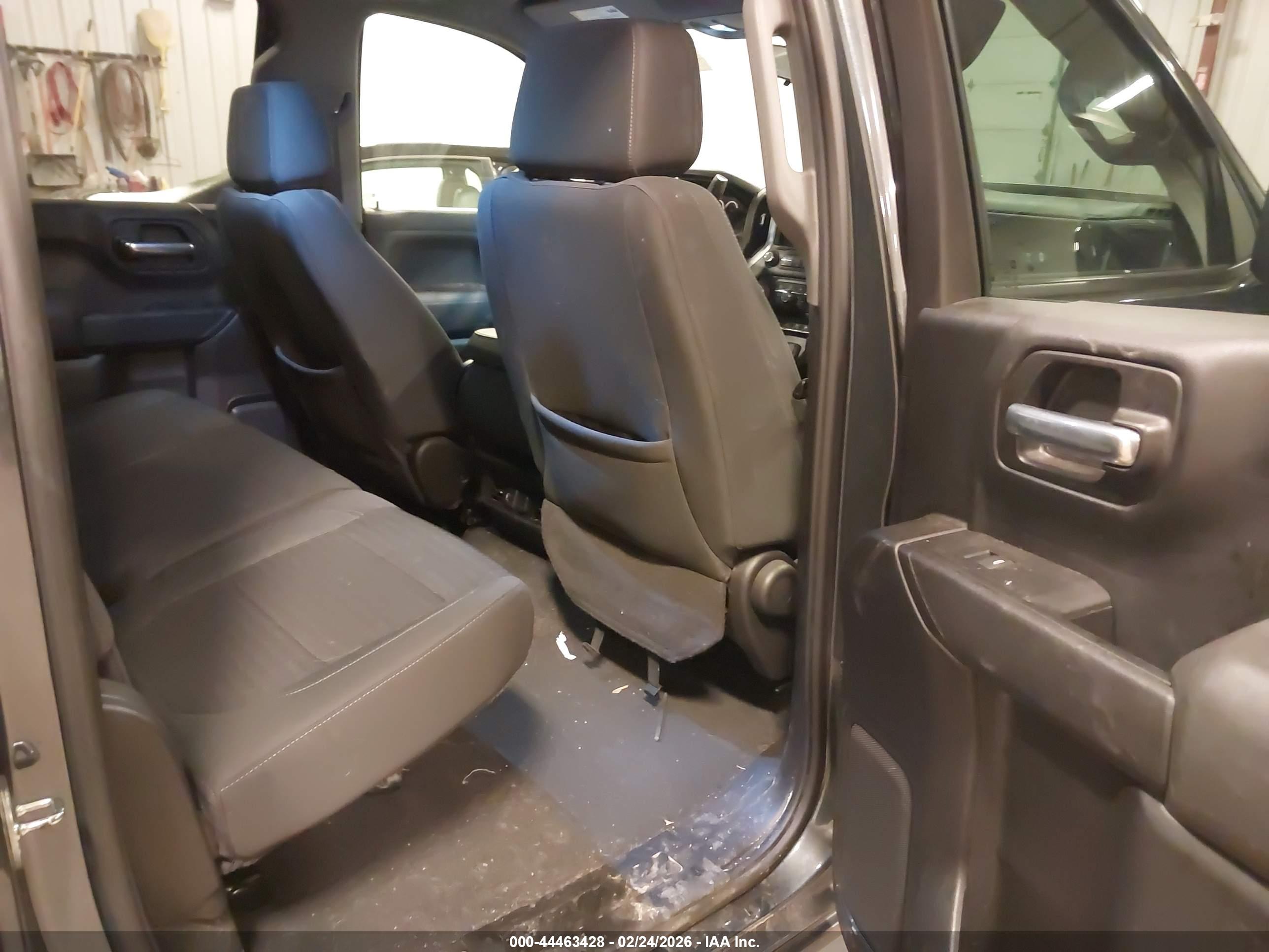 CHEVROLET SILVERADO image 8