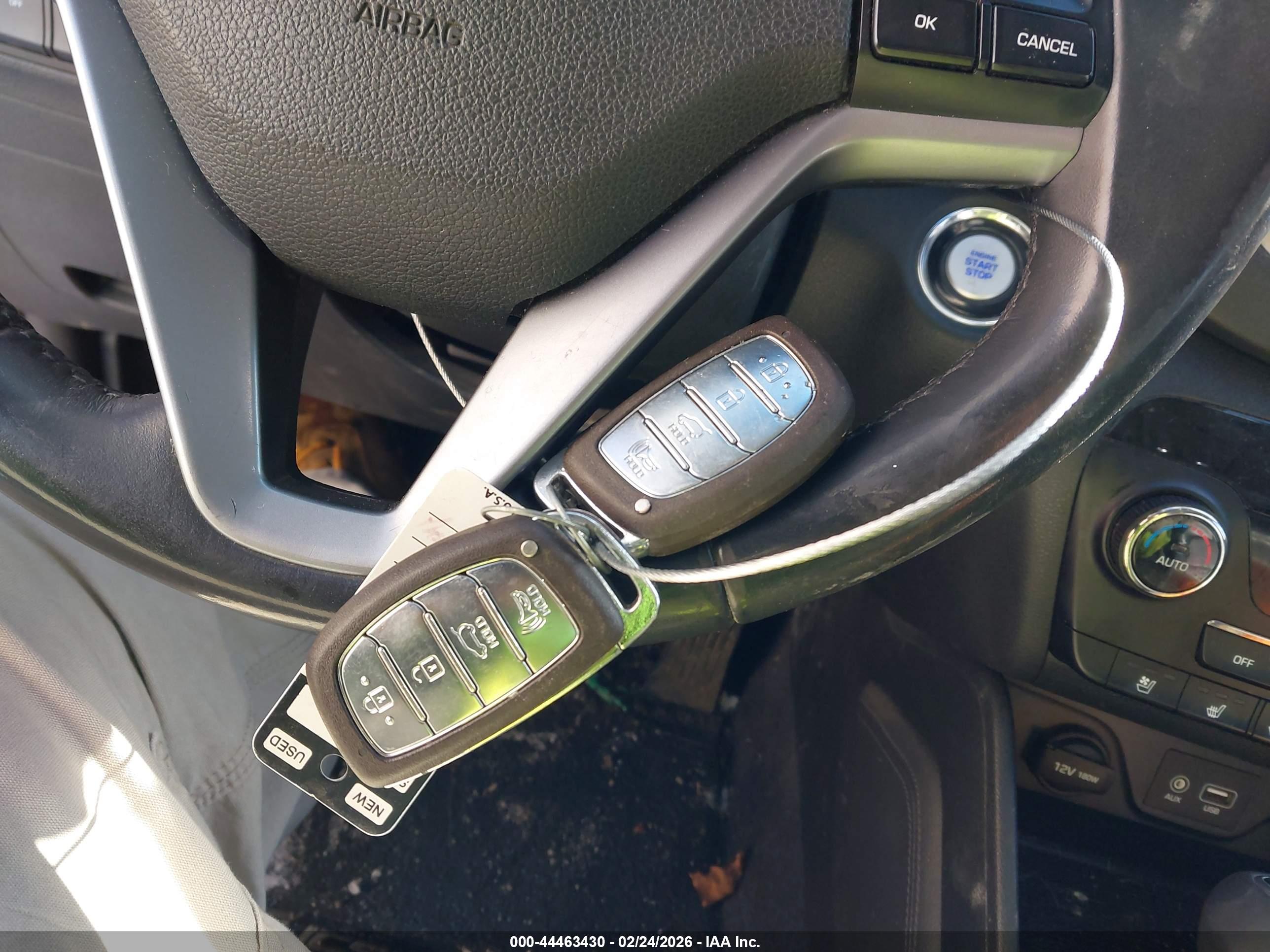 HYUNDAI TUCSON image 11