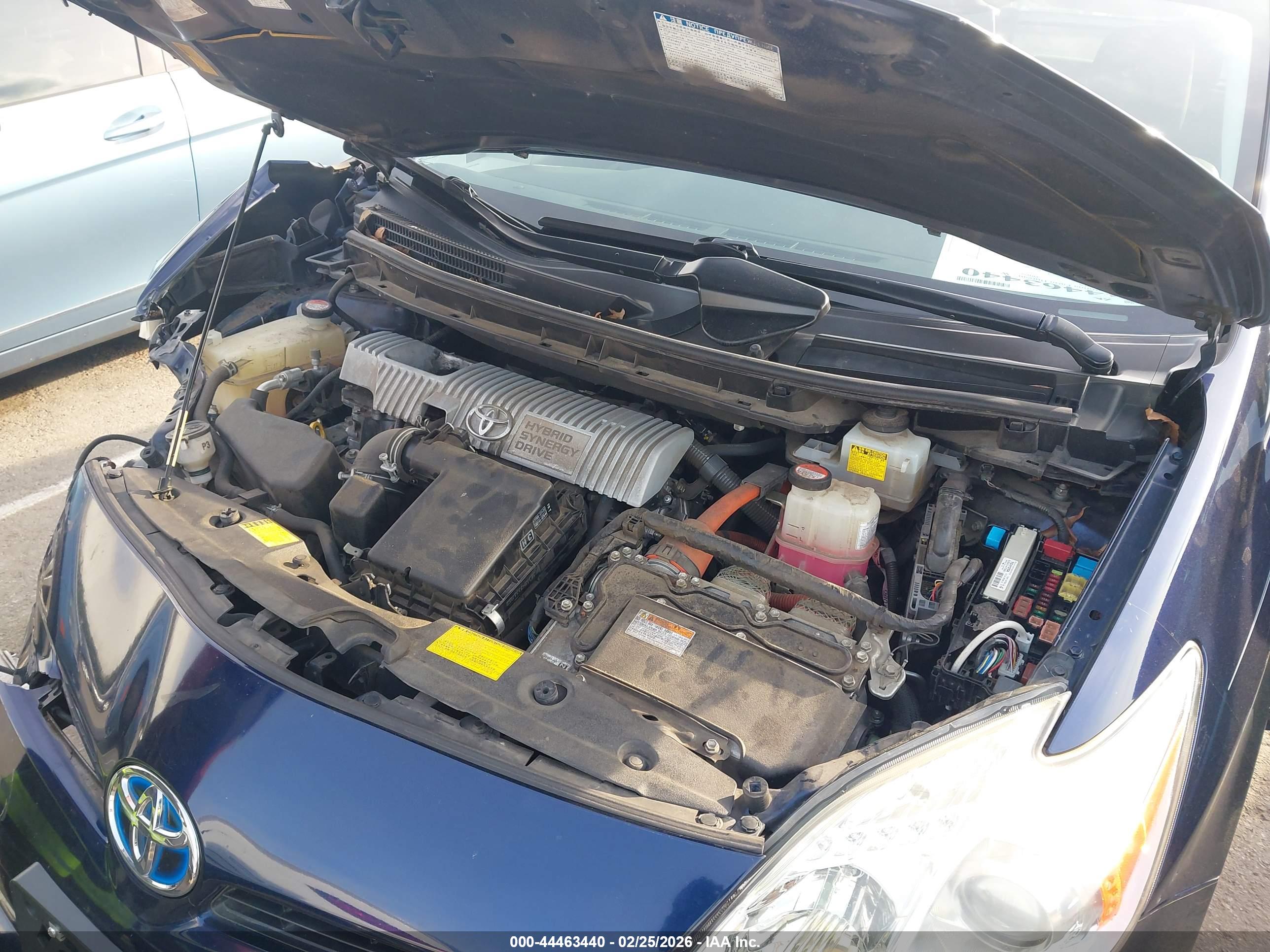 TOYOTA PRIUS image 10
