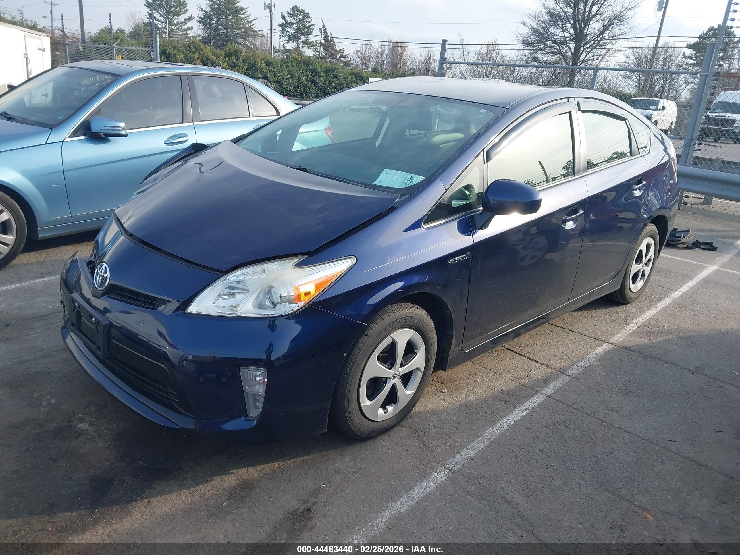 TOYOTA PRIUS image 2