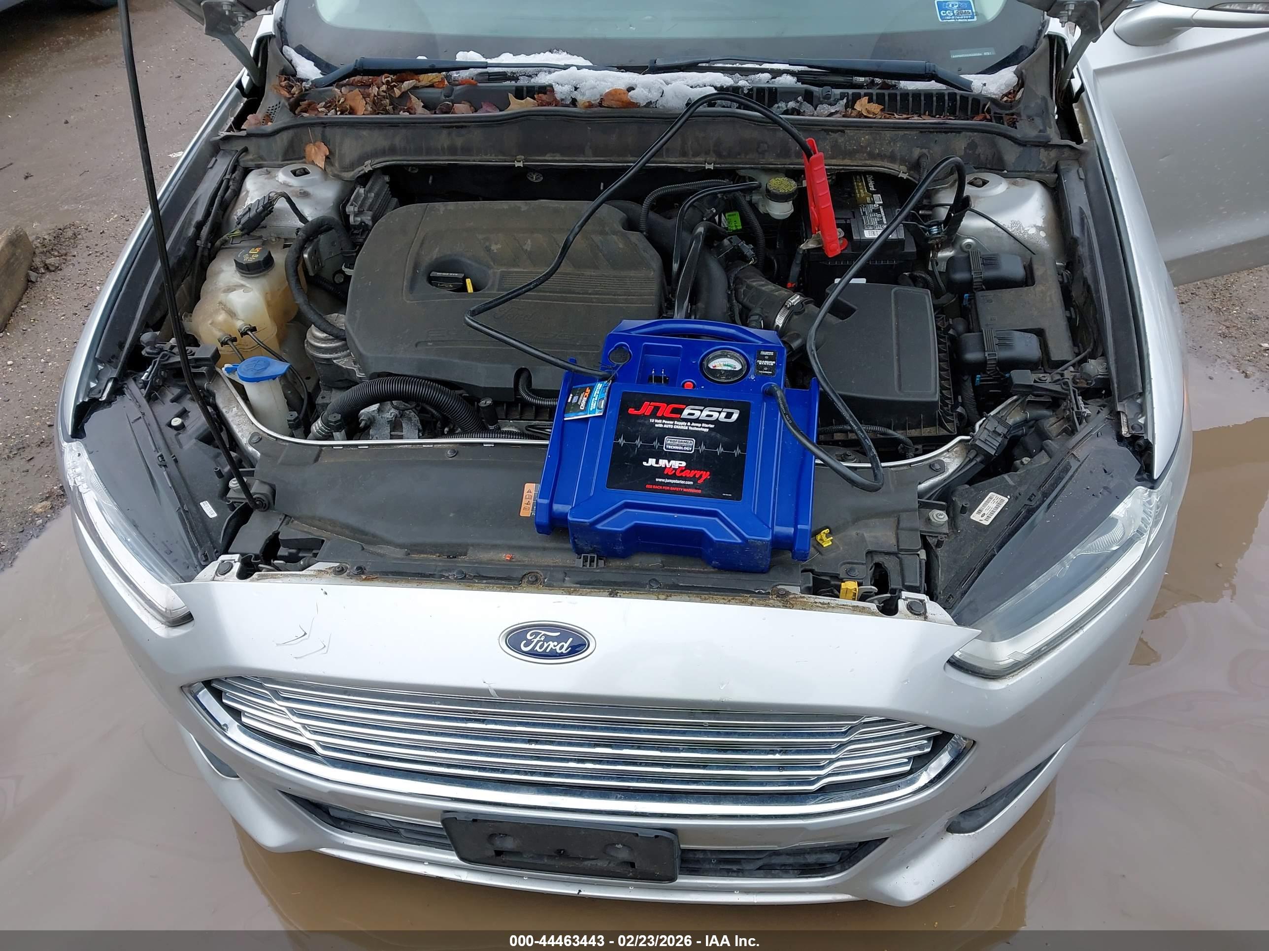 FORD FUSION image 10