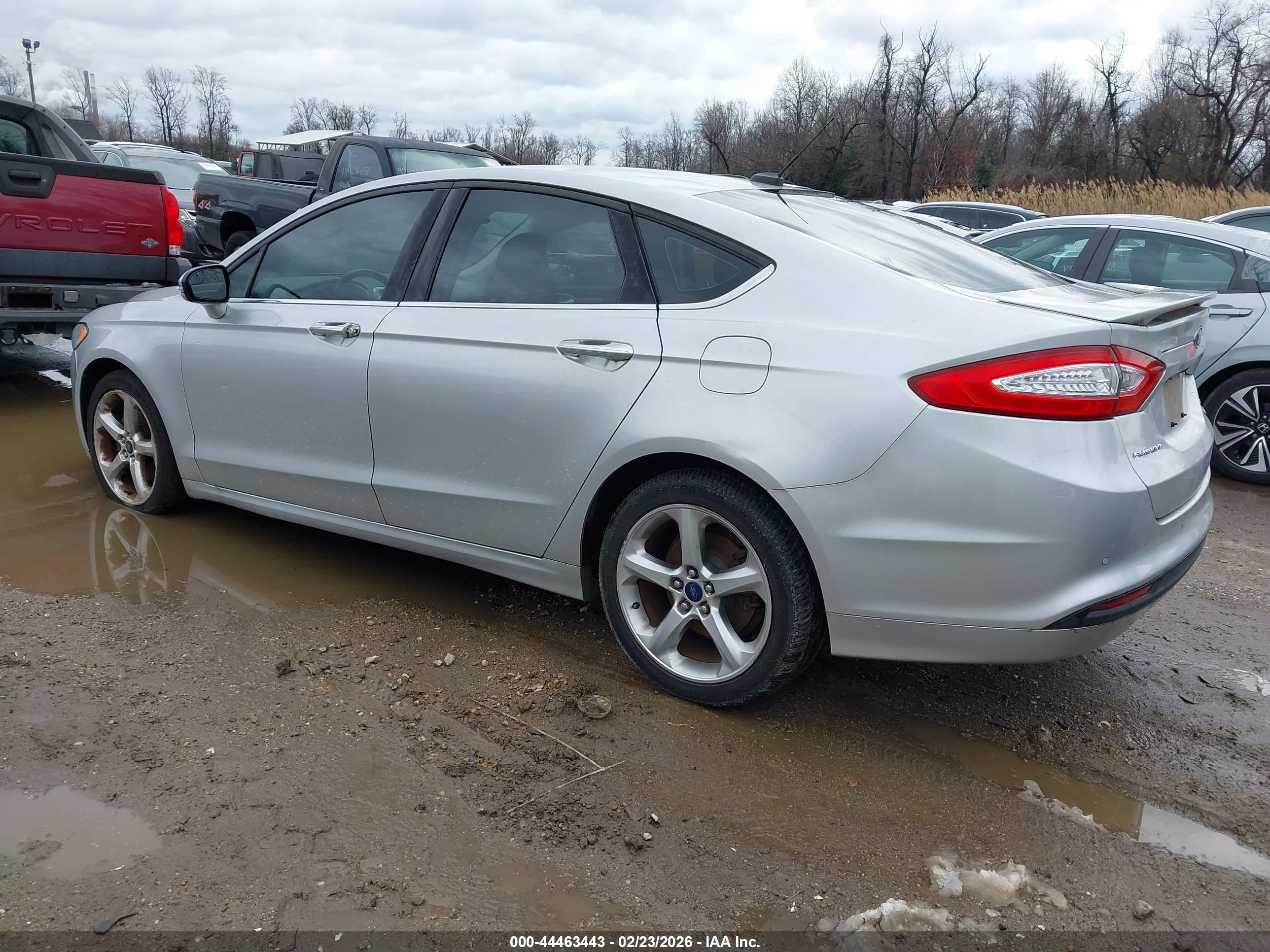 FORD FUSION image 3