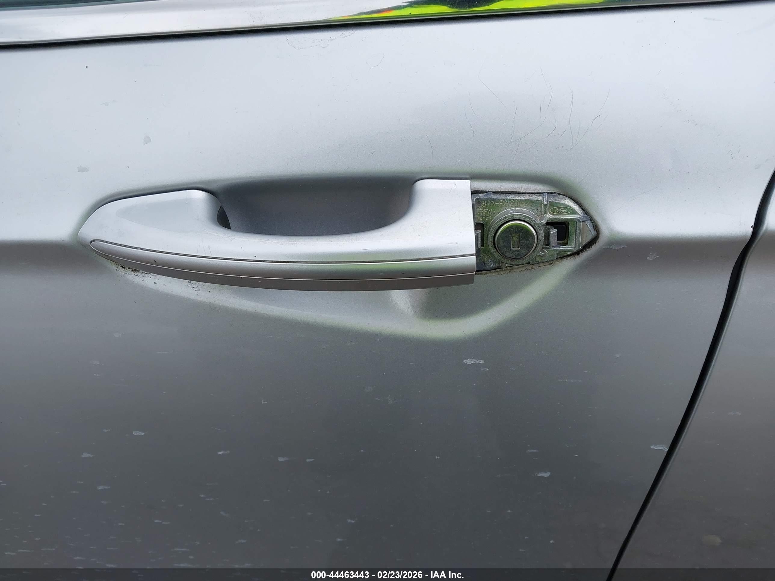 FORD FUSION image 6