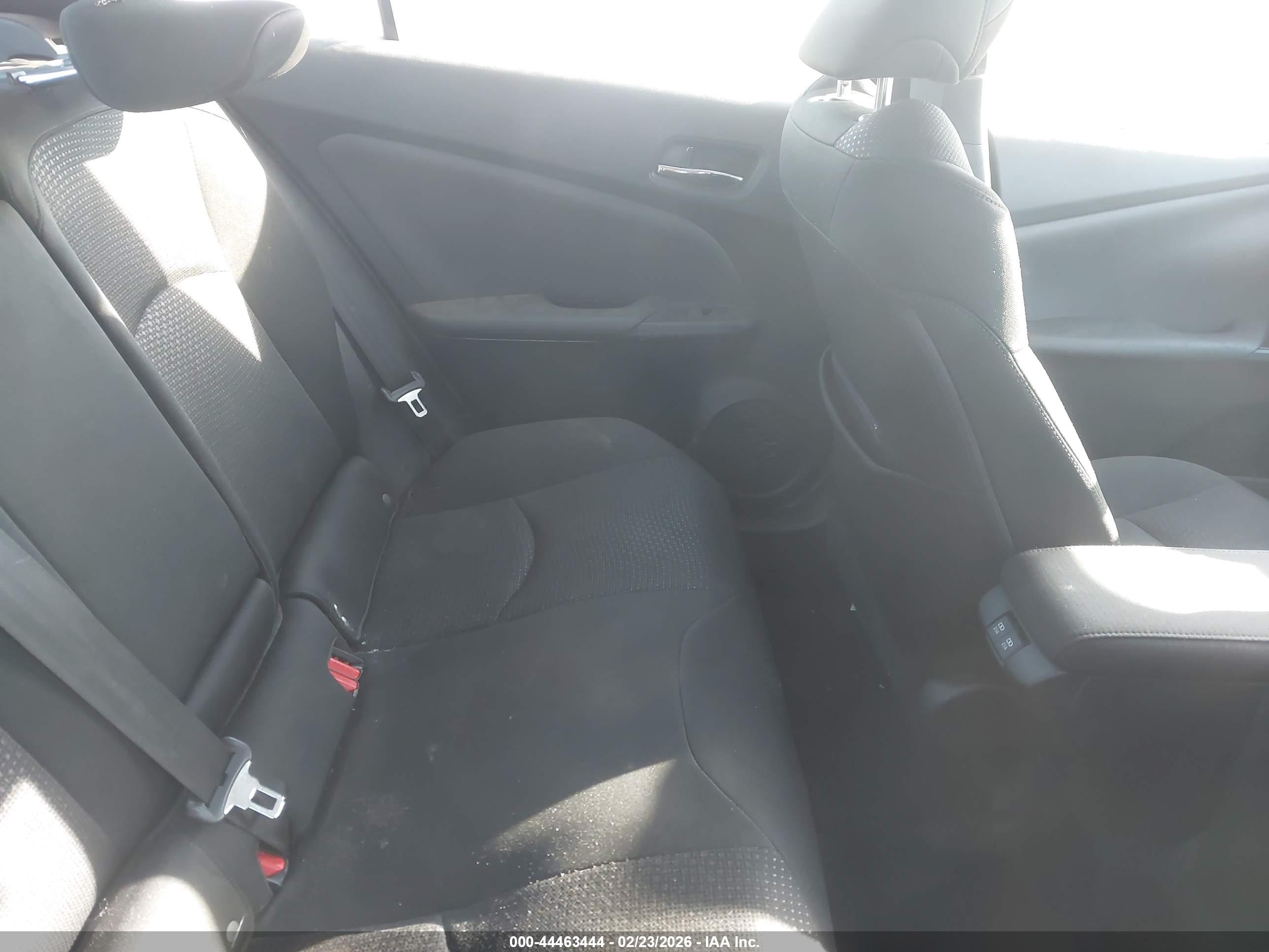 TOYOTA PRIUS image 8