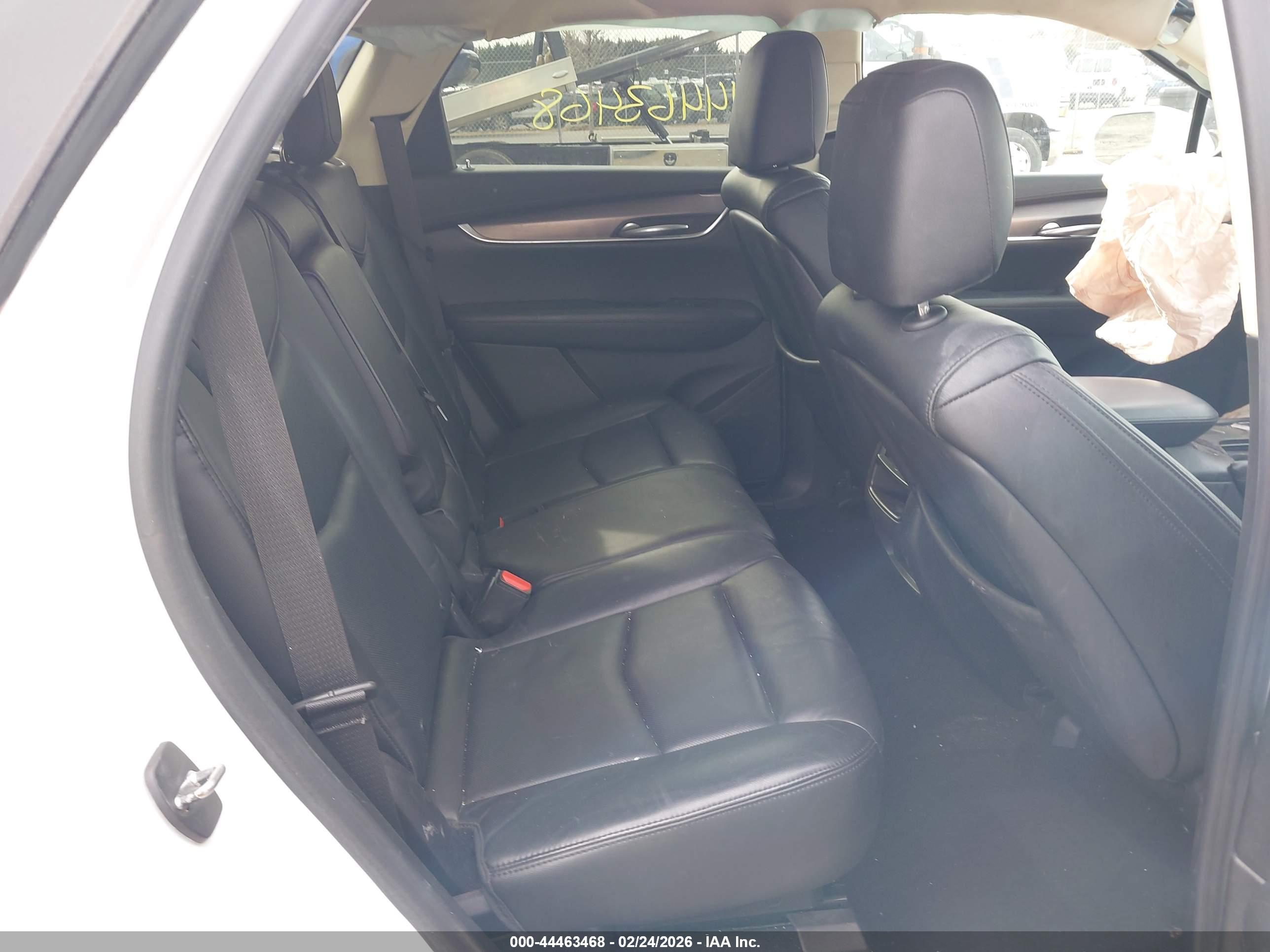 CADILLAC XT5 image 8