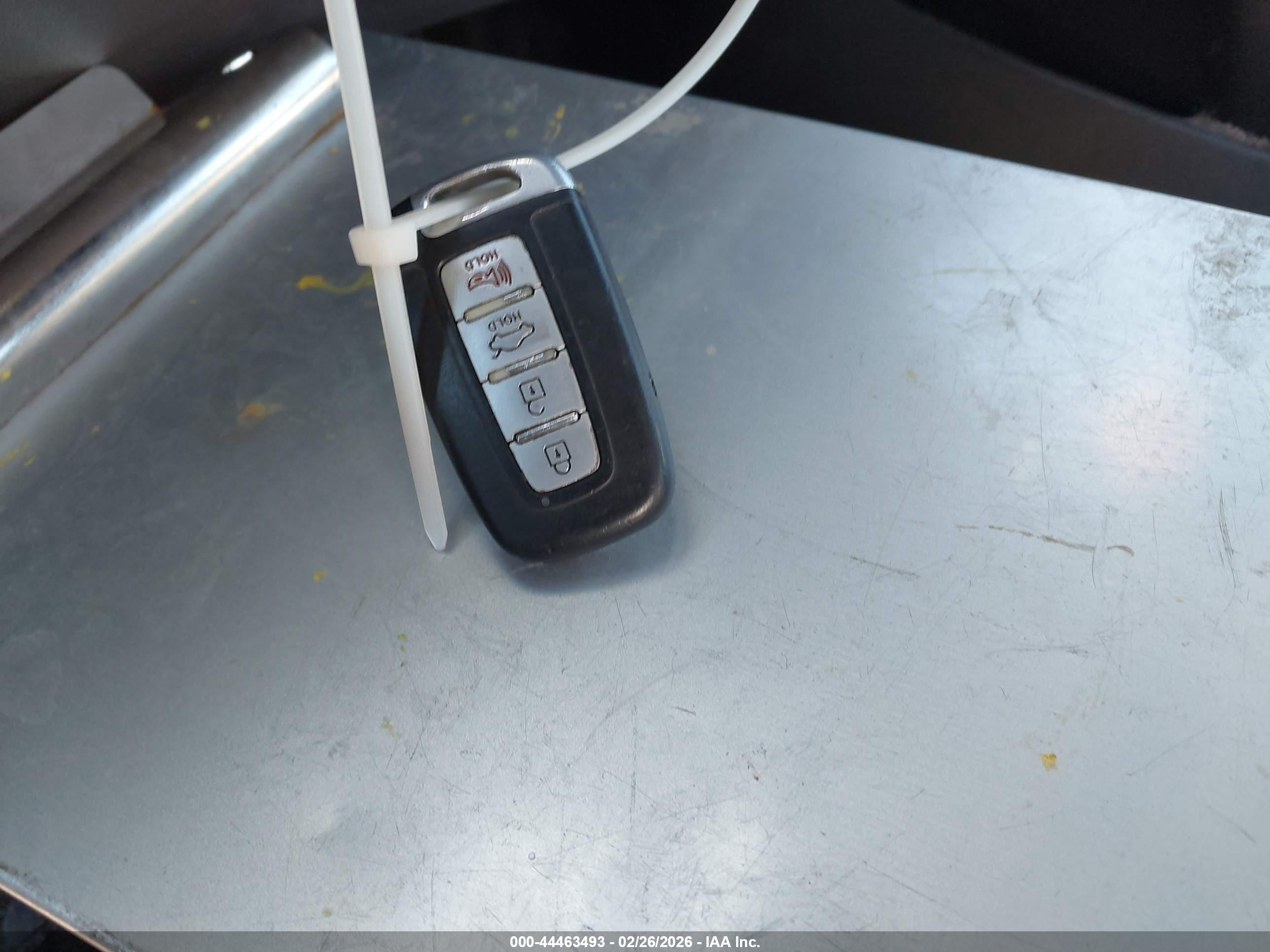HYUNDAI ELANTRA image 11