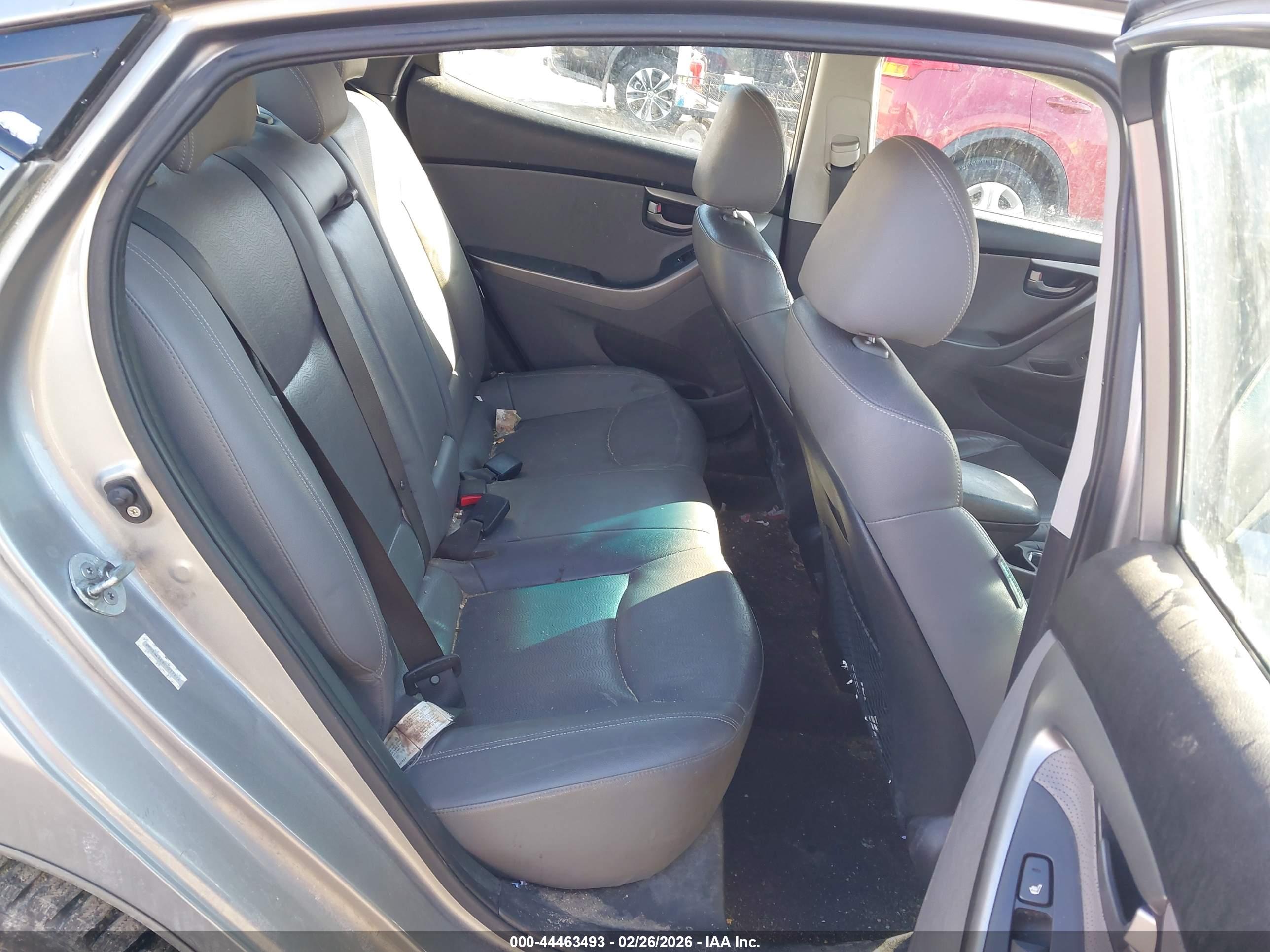 HYUNDAI ELANTRA image 8