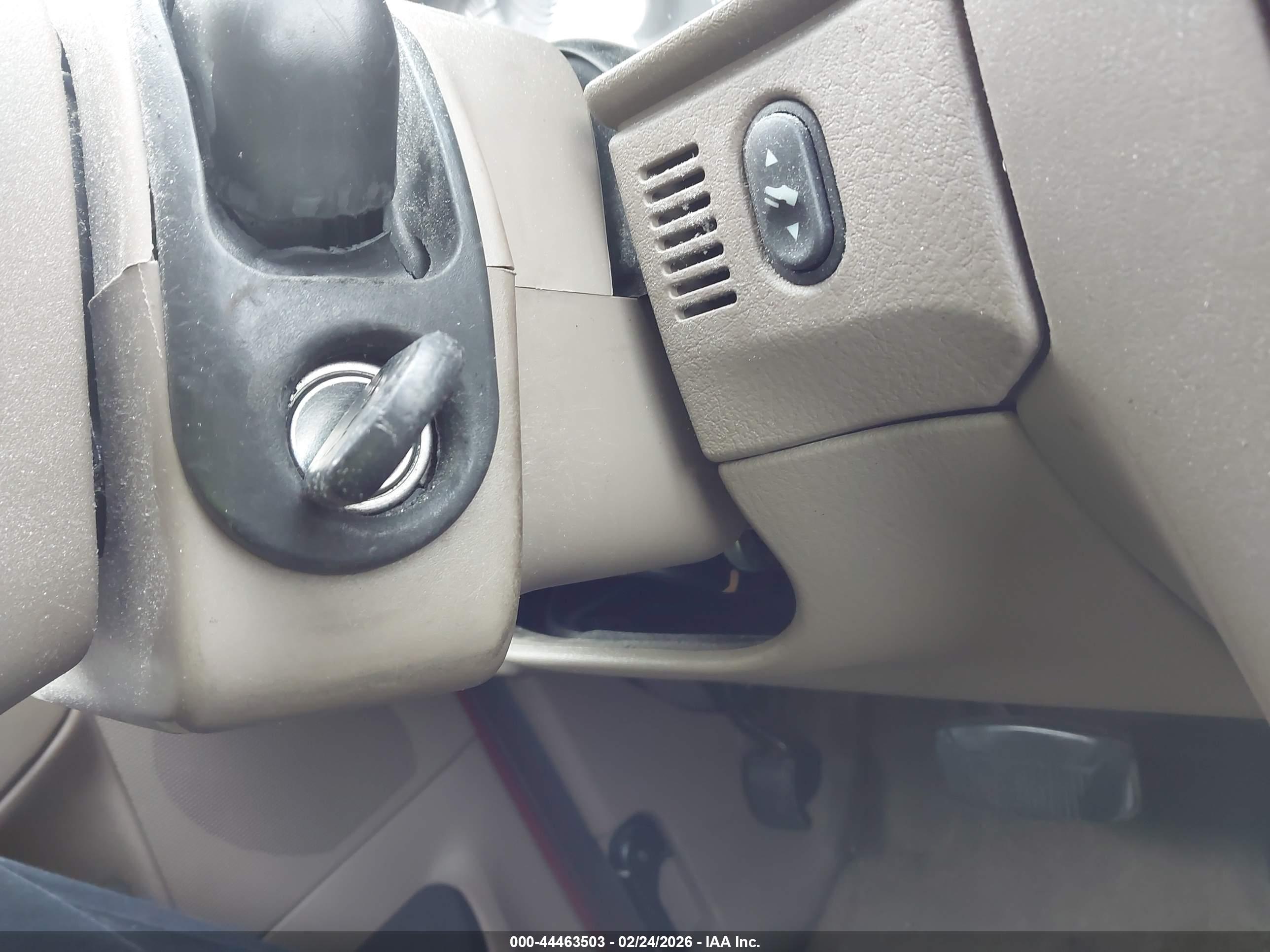 FORD EXPLORER image 11