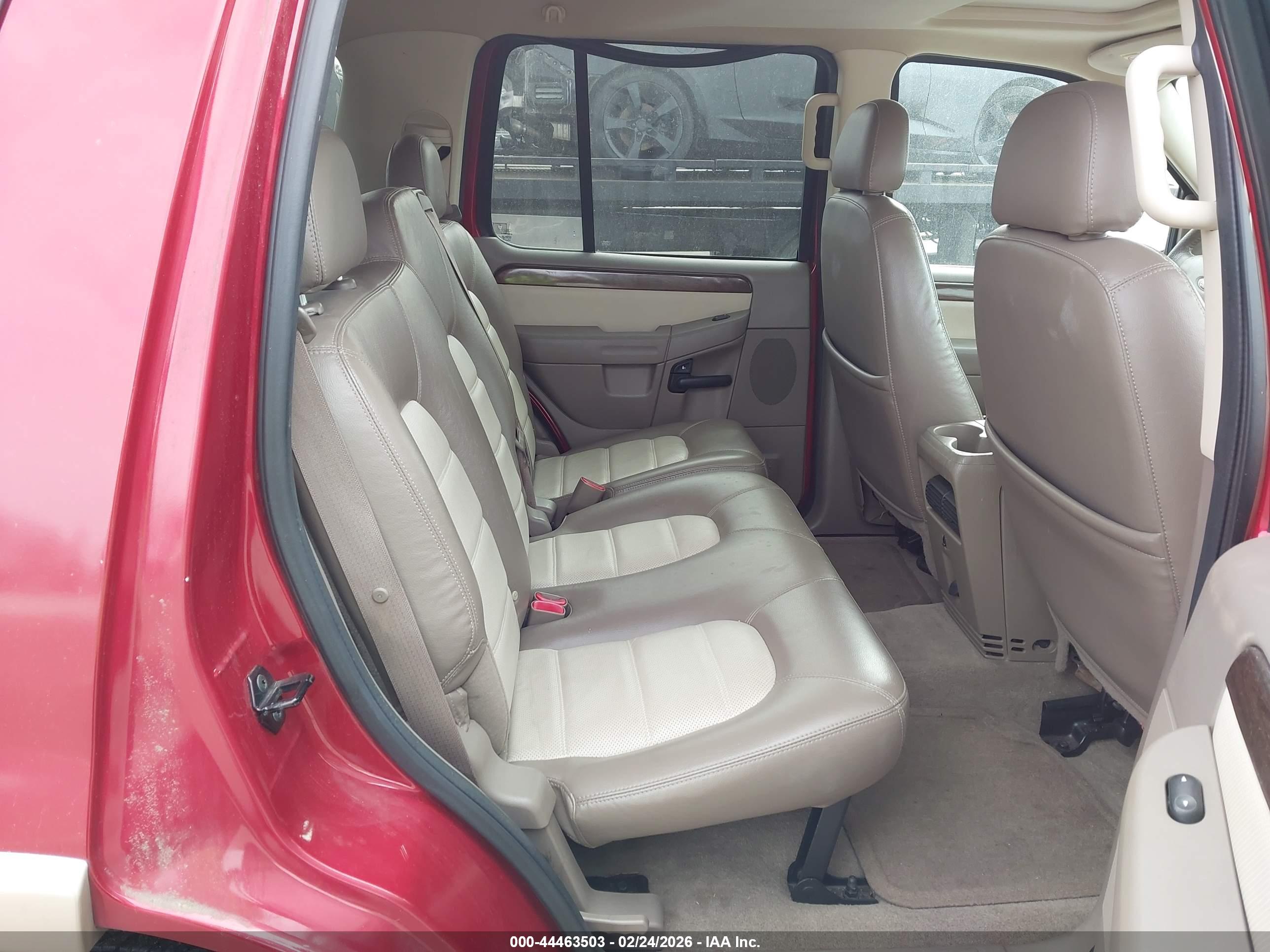 FORD EXPLORER image 8