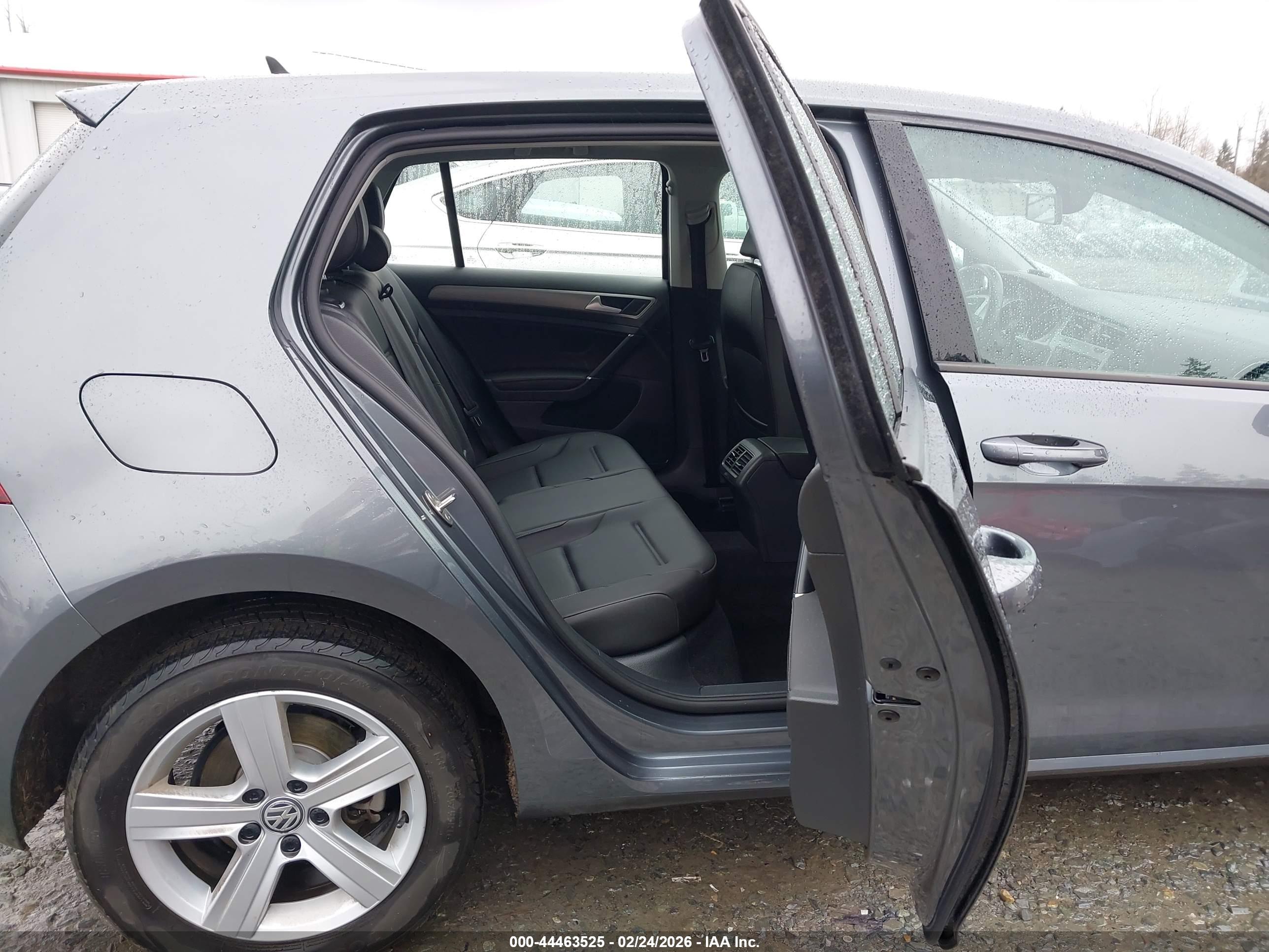 VOLKSWAGEN GOLF image 8