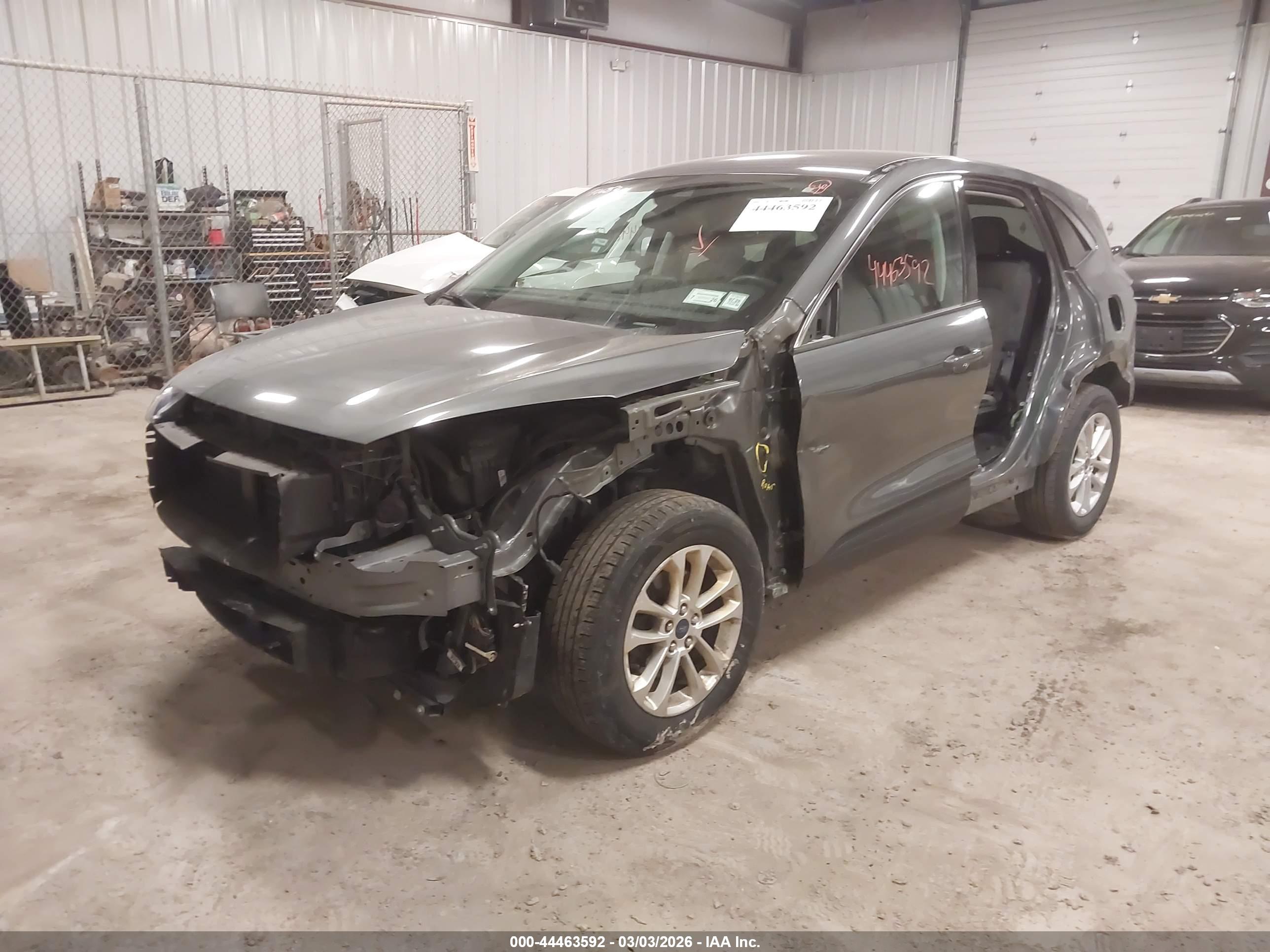 FORD ESCAPE image 2