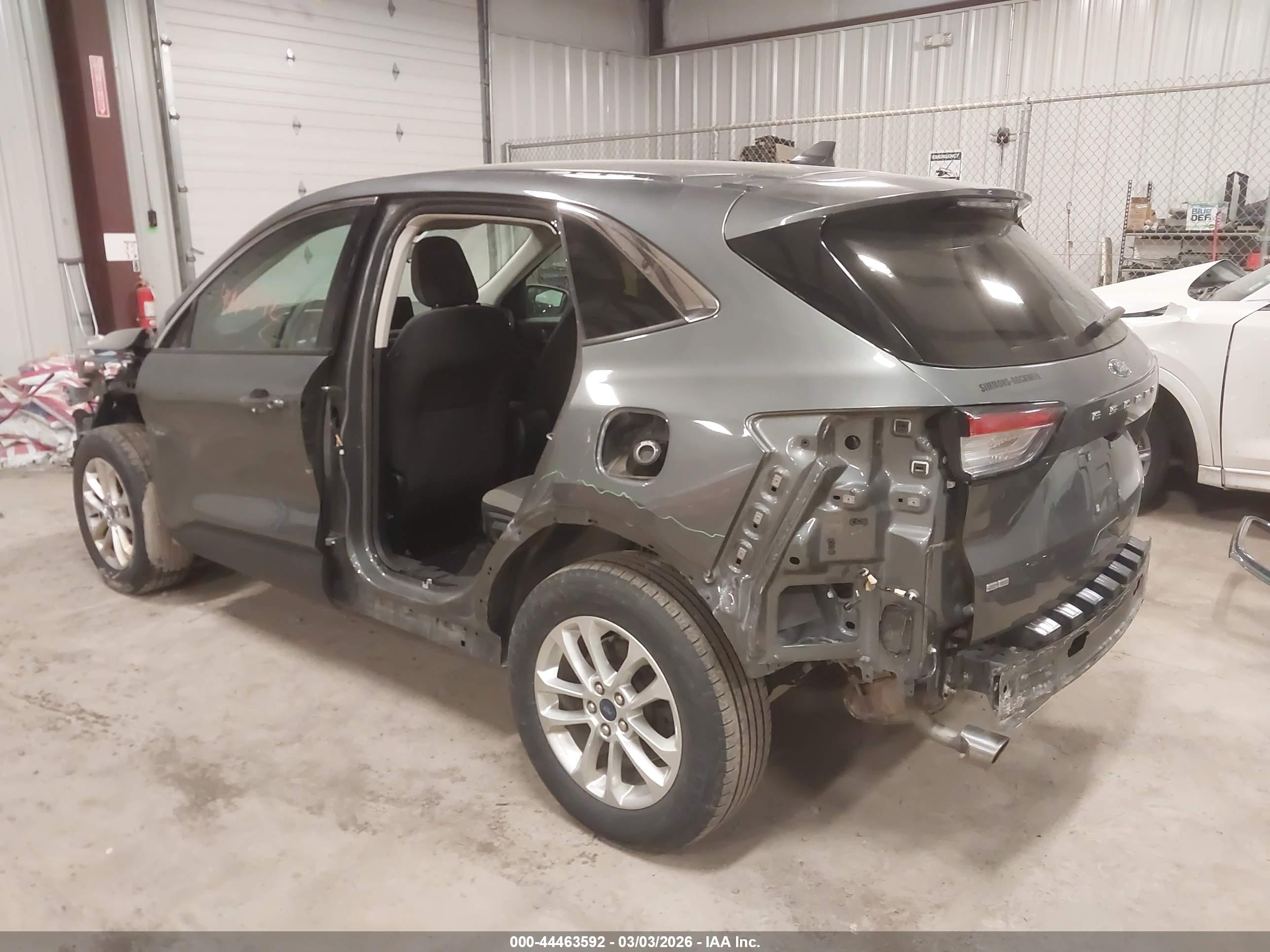 FORD ESCAPE image 3