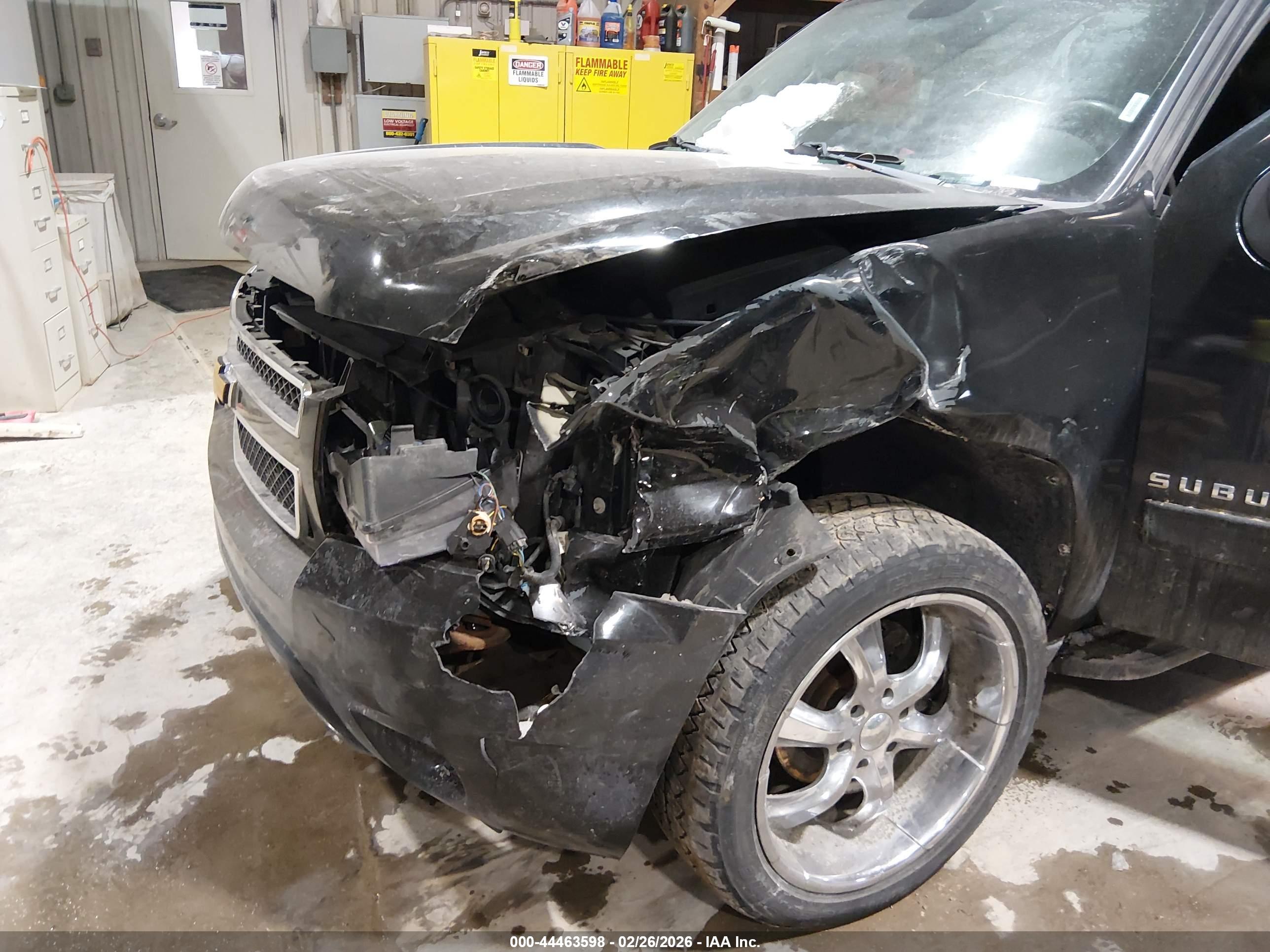 CHEVROLET SUBURBAN image 6