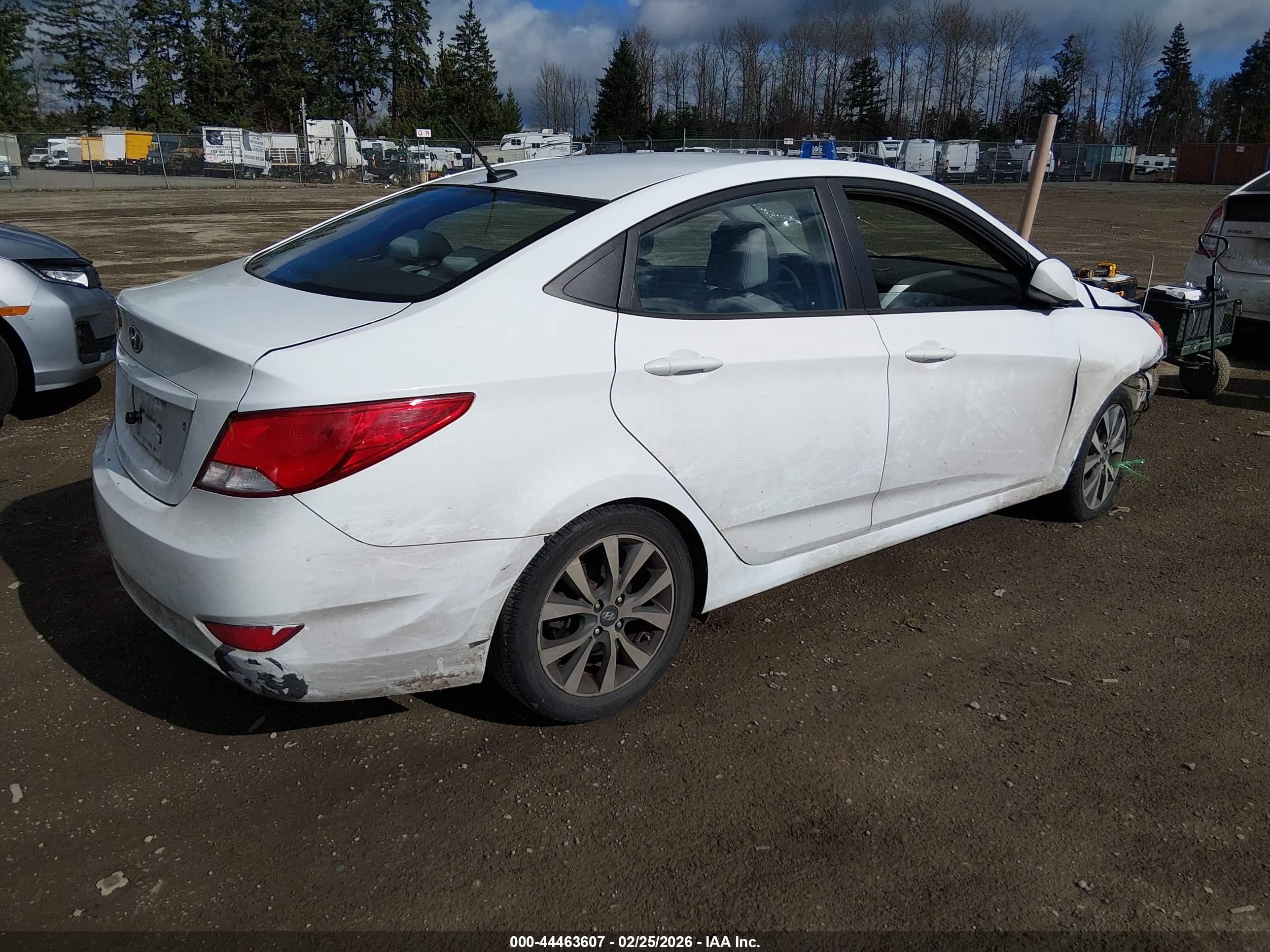 HYUNDAI ACCENT image 4