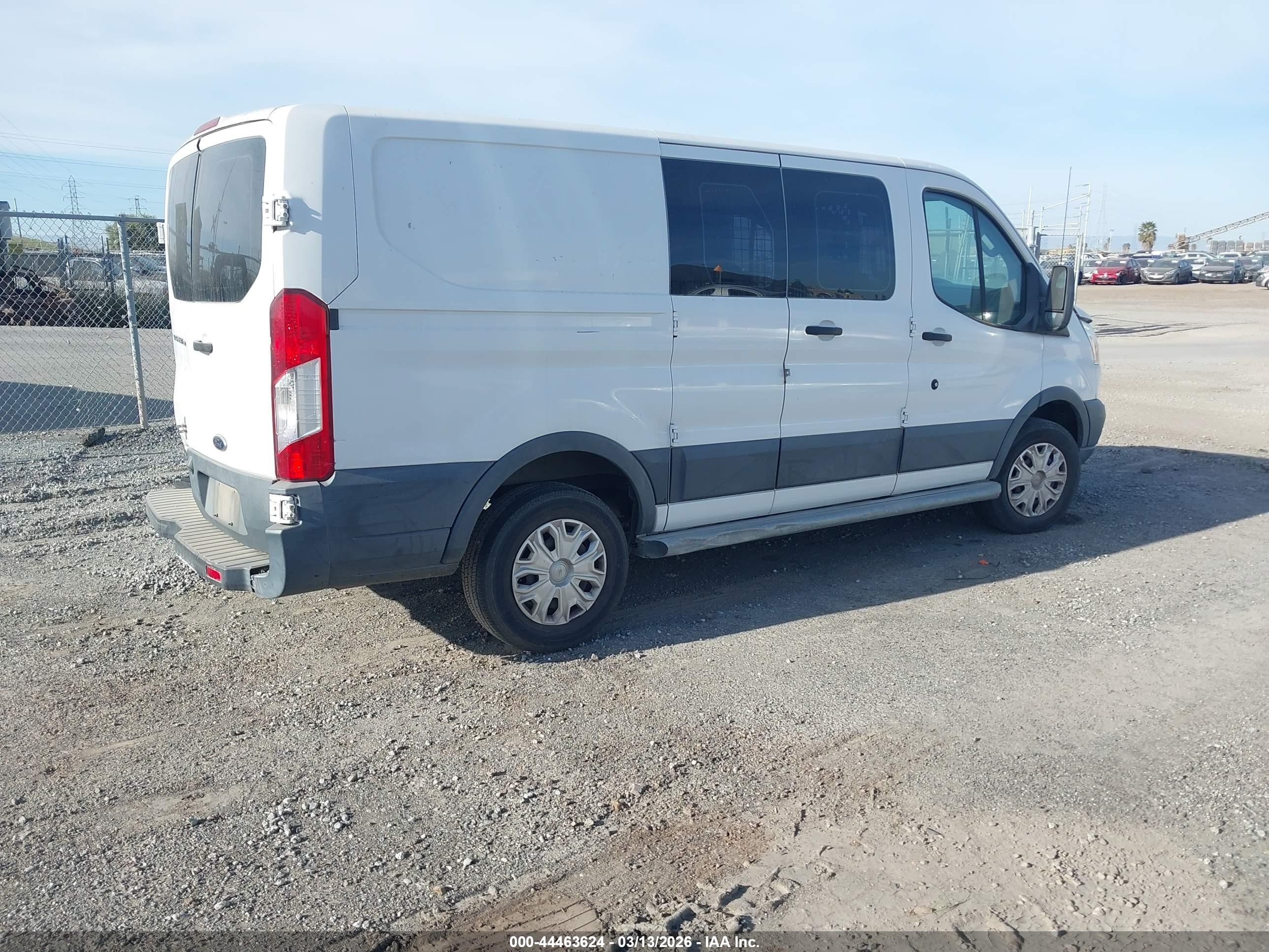 FORD TRANSIT-250 image 4
