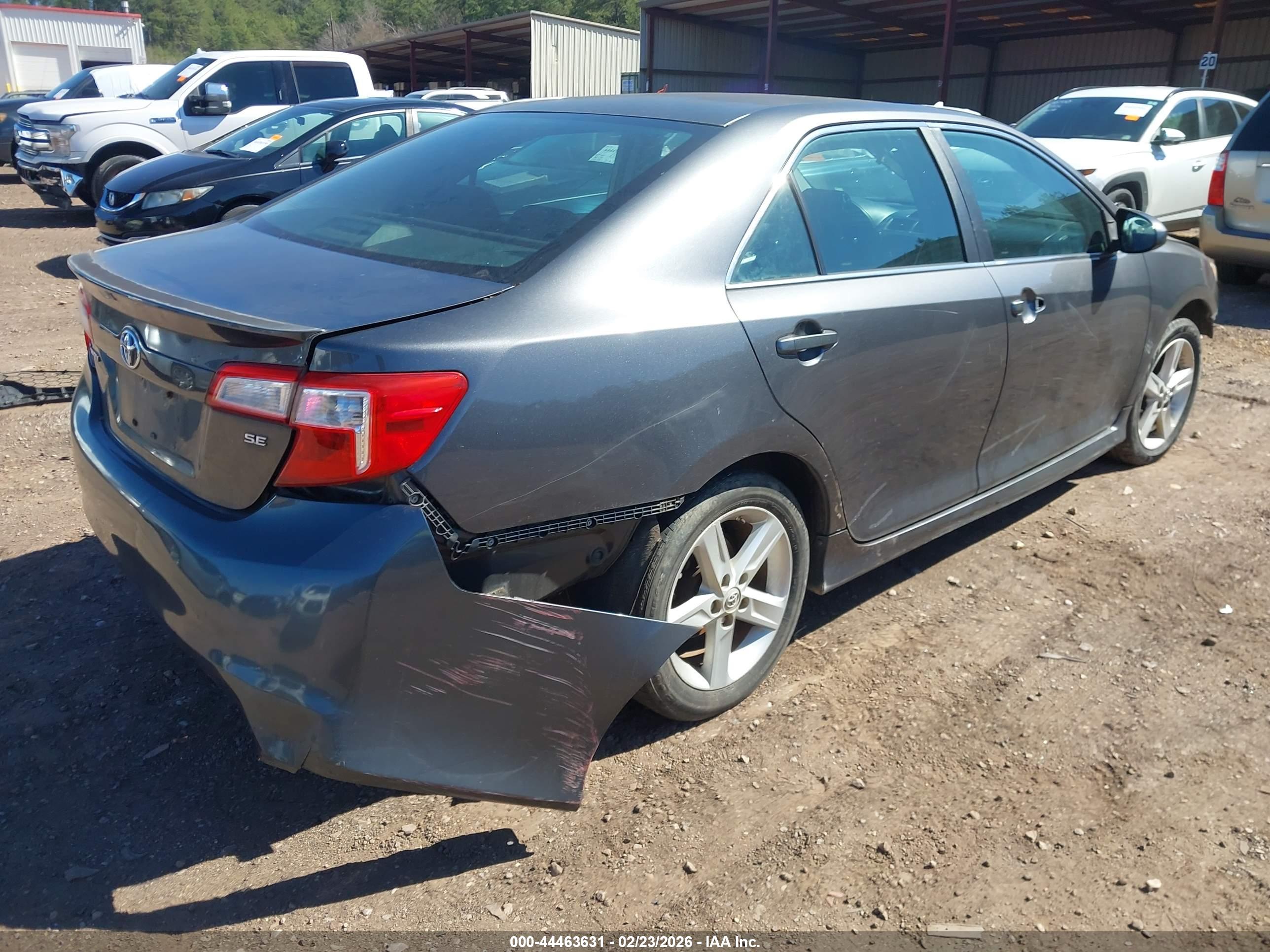 TOYOTA CAMRY image 4