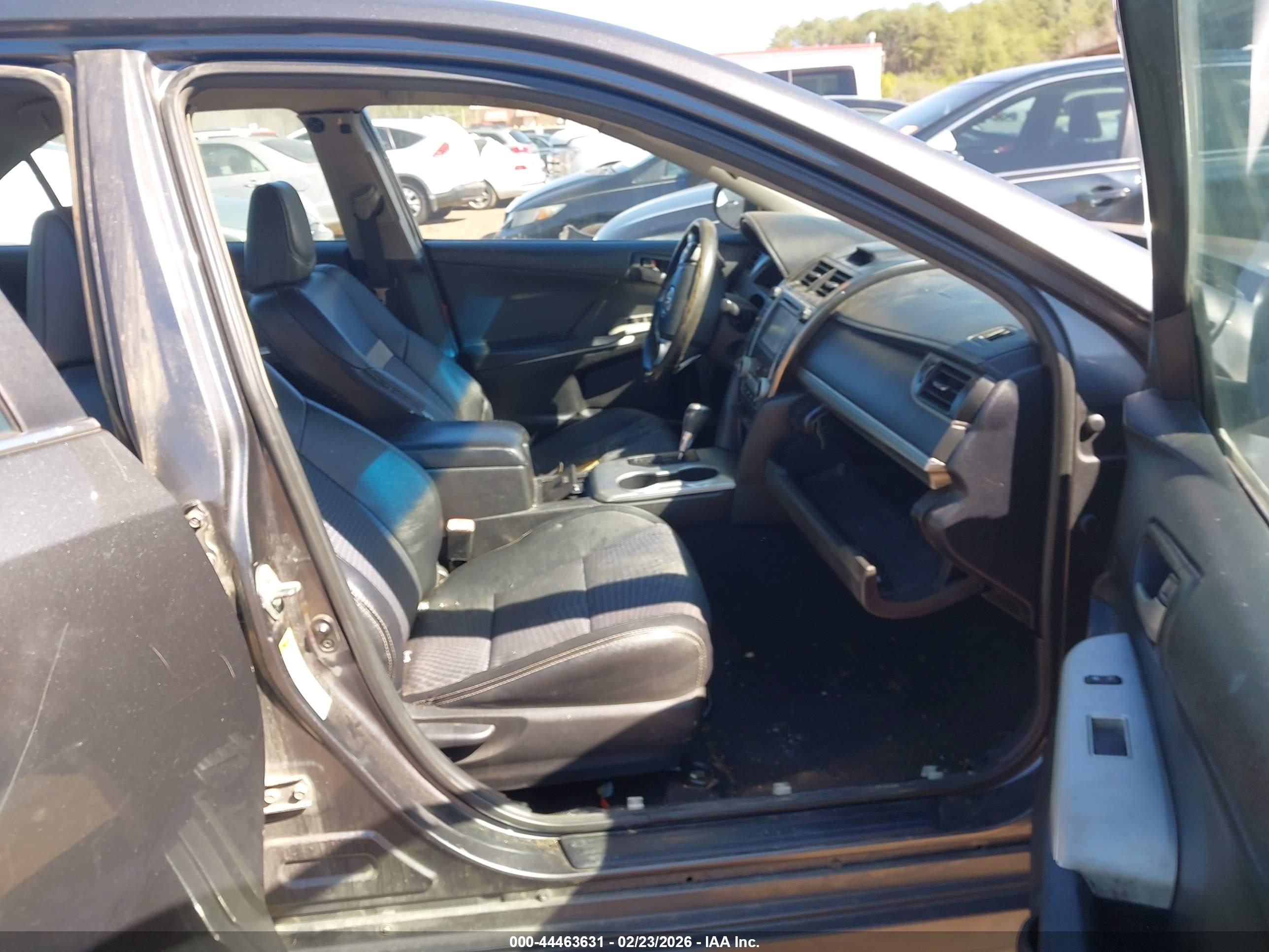 TOYOTA CAMRY image 5