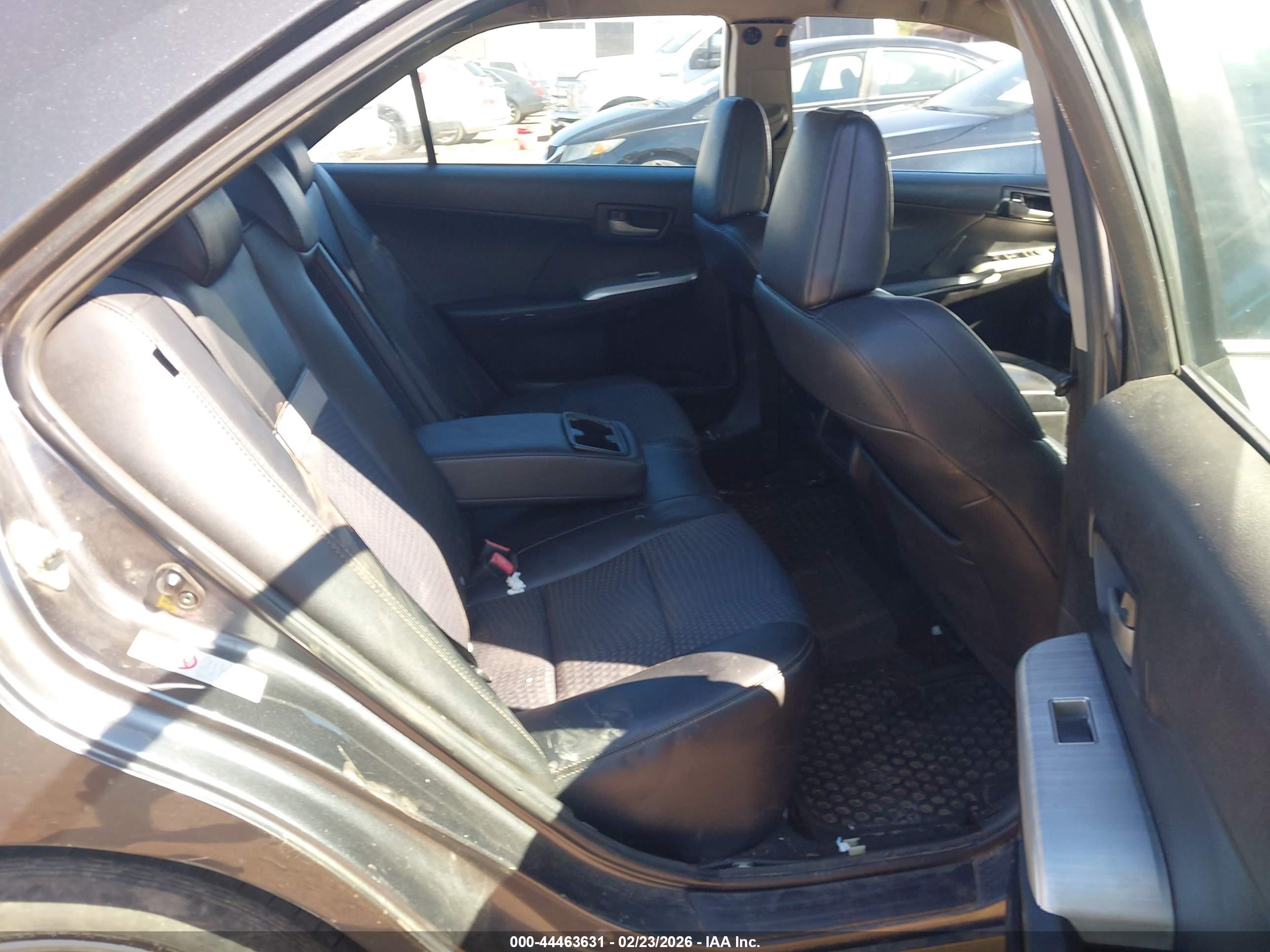TOYOTA CAMRY image 8