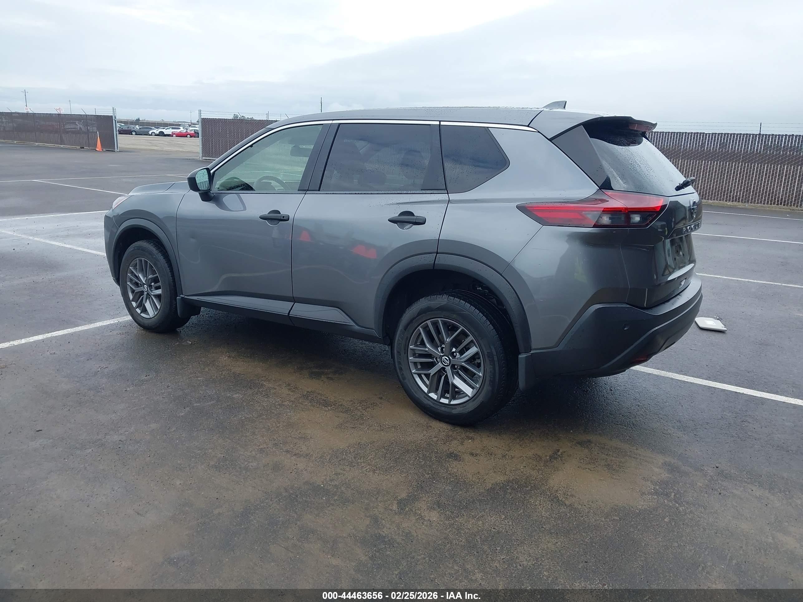 NISSAN ROGUE image 3
