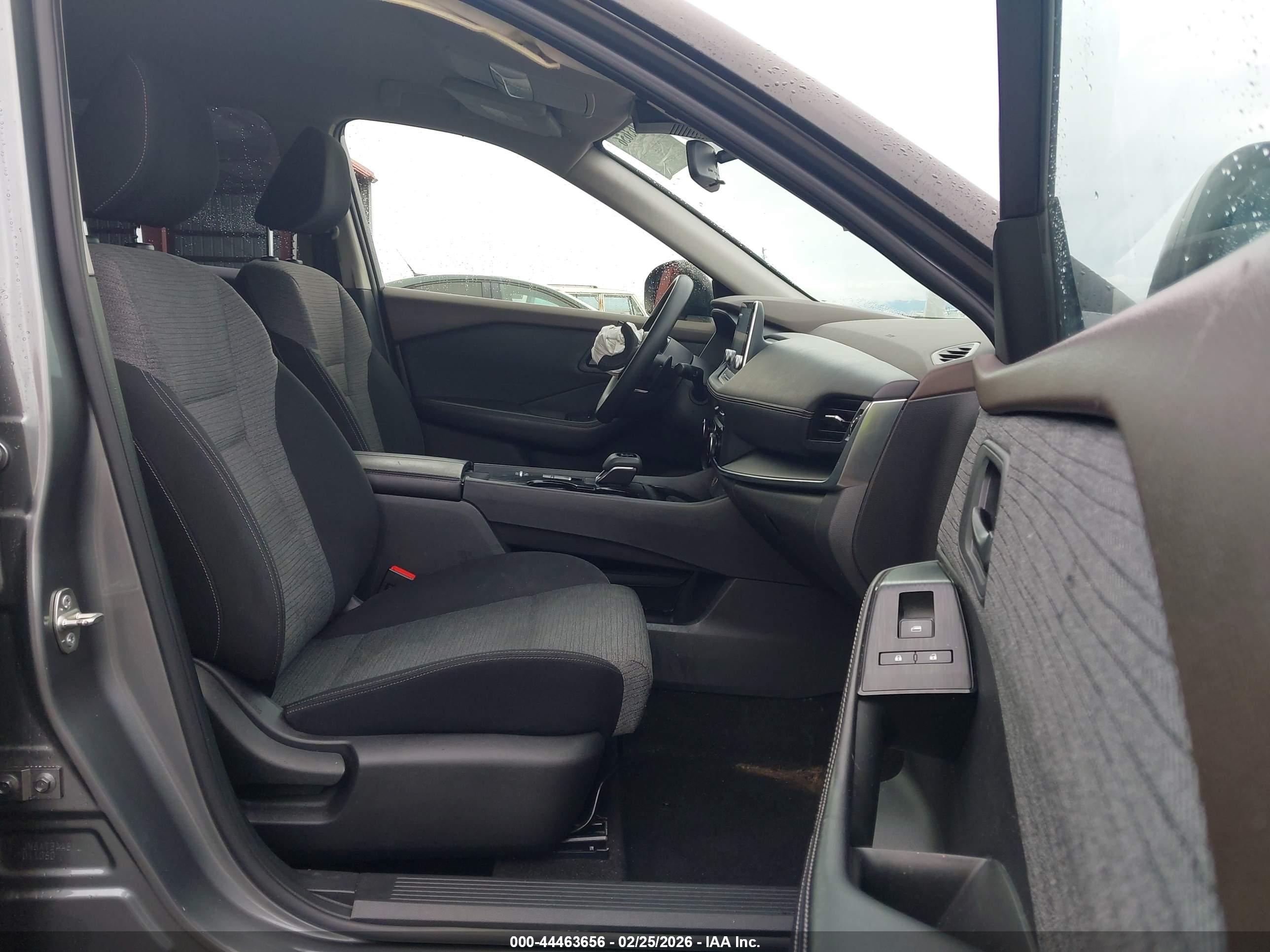 NISSAN ROGUE image 5
