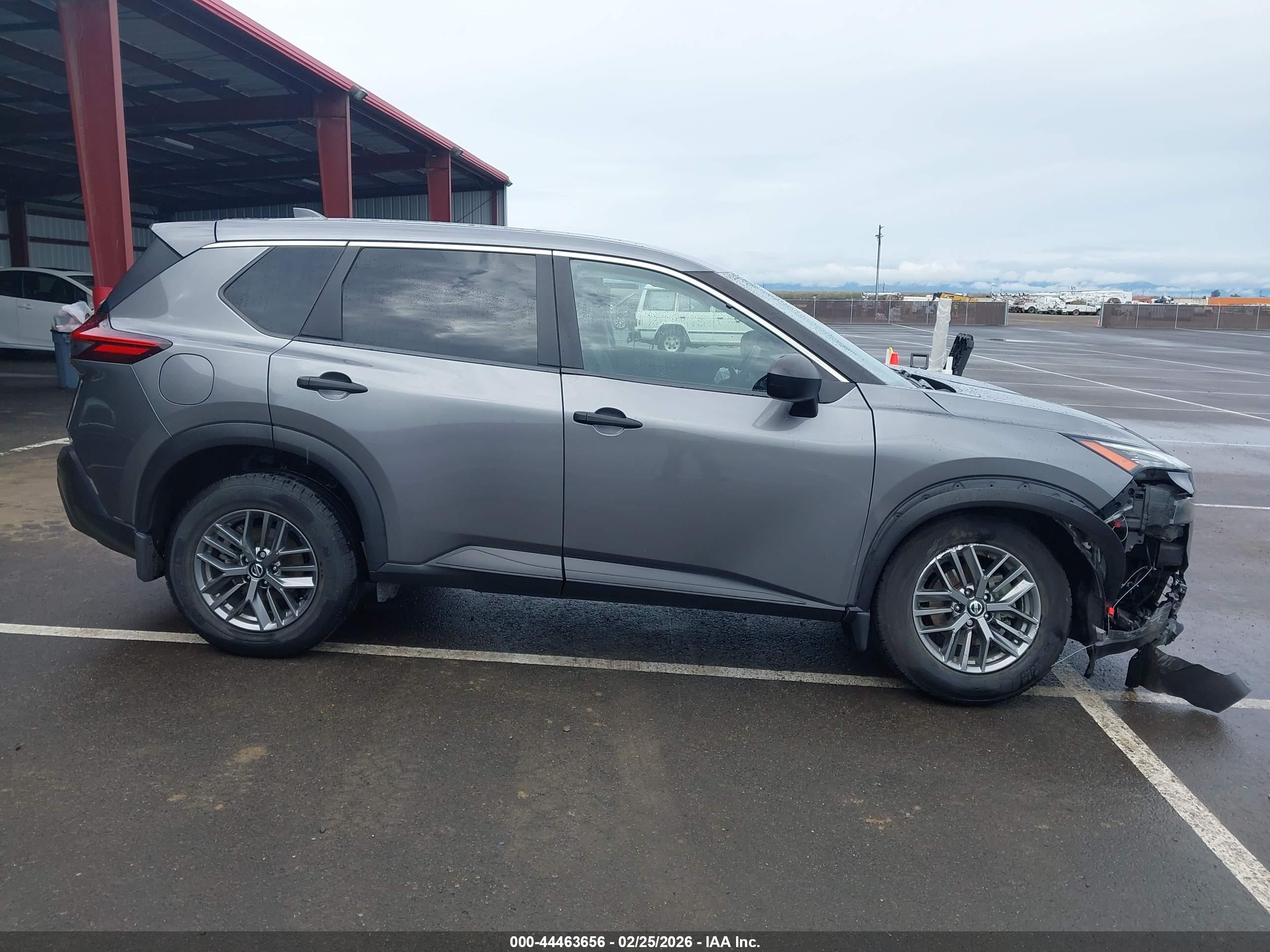 NISSAN ROGUE image 6