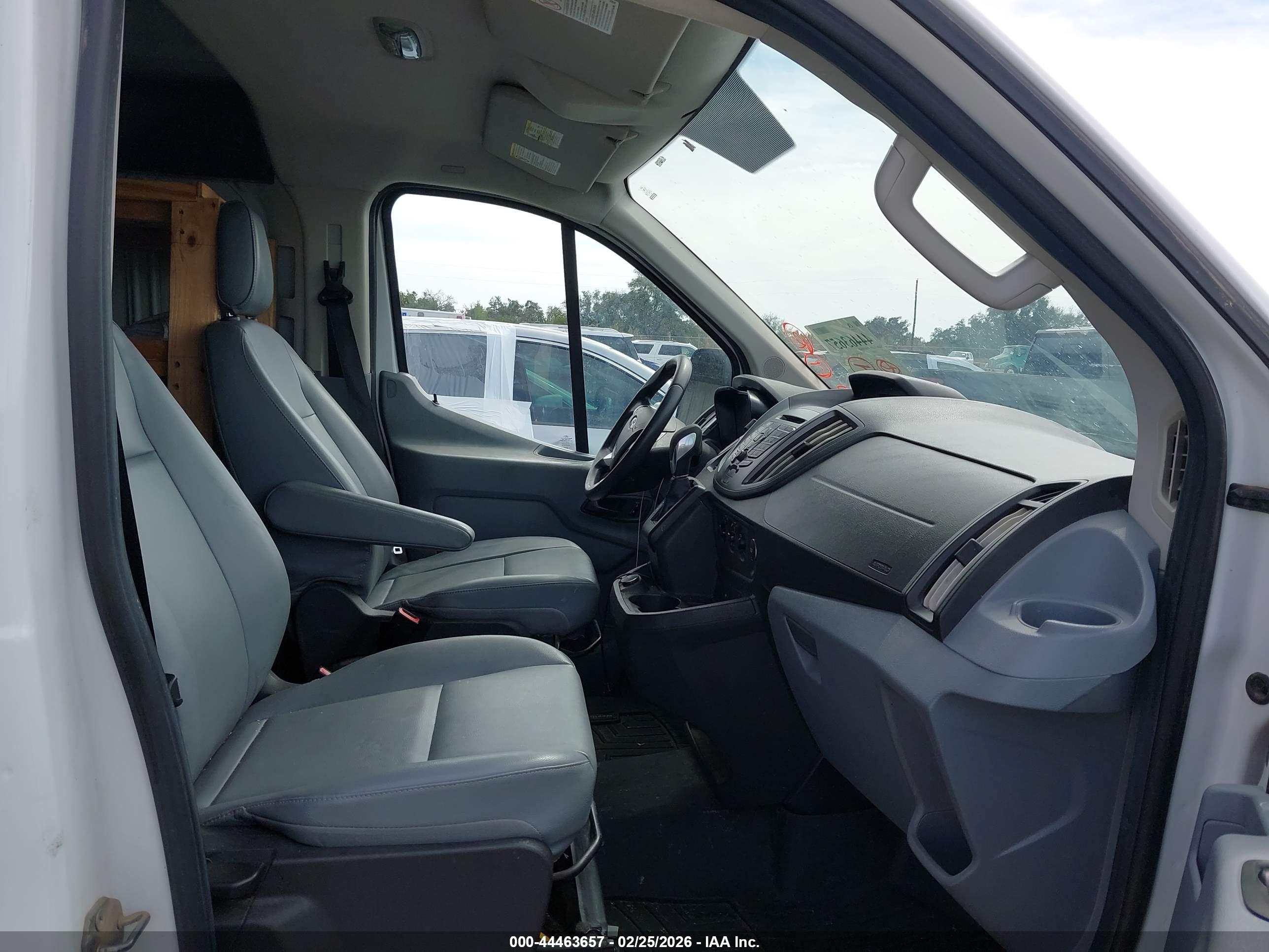 FORD TRANSIT-150 image 5