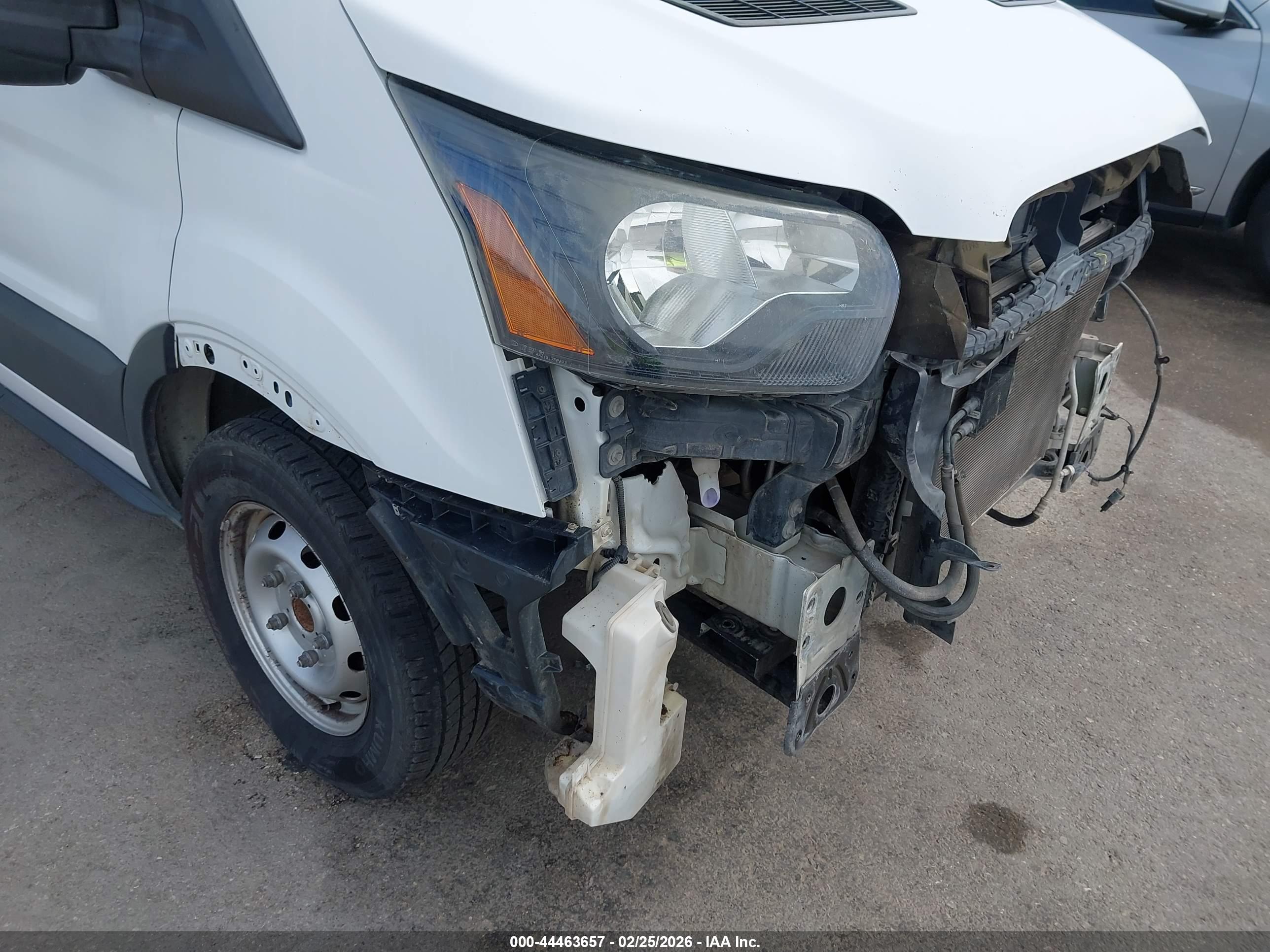 FORD TRANSIT-150 image 6