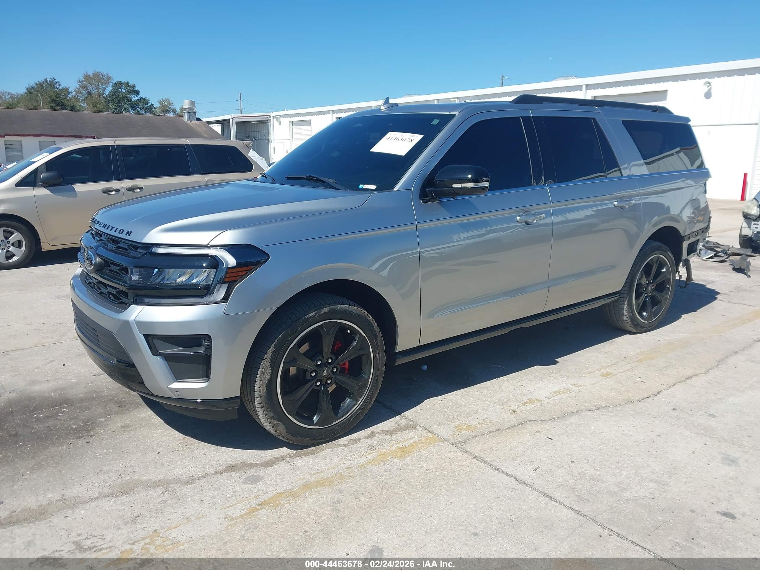 FORD EXPEDITION image 2
