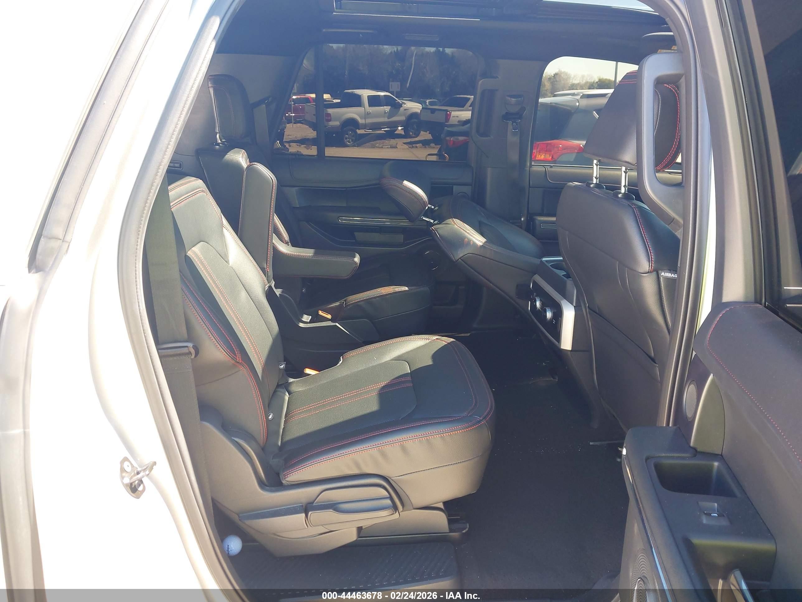 FORD EXPEDITION image 8