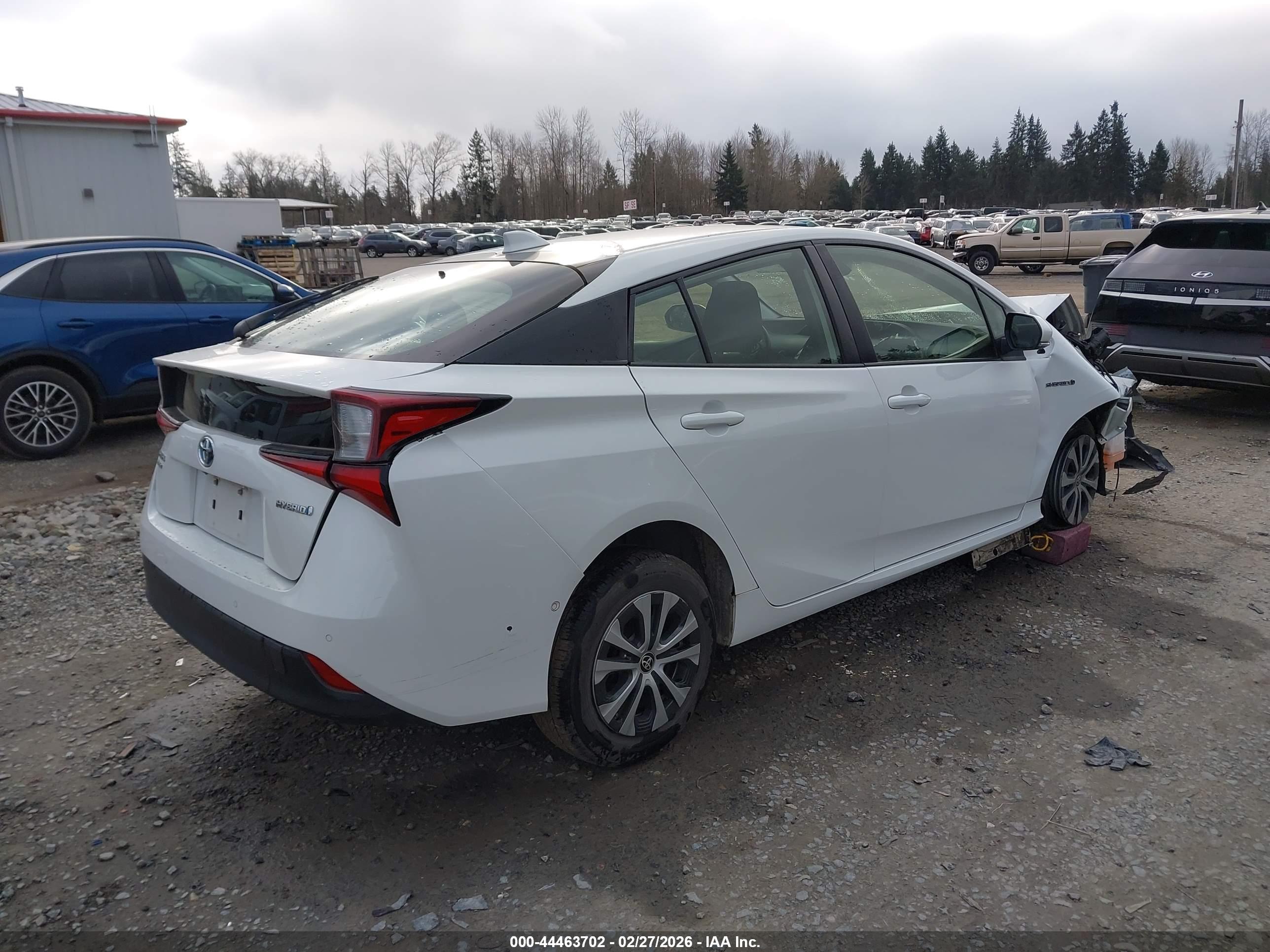 TOYOTA PRIUS image 4