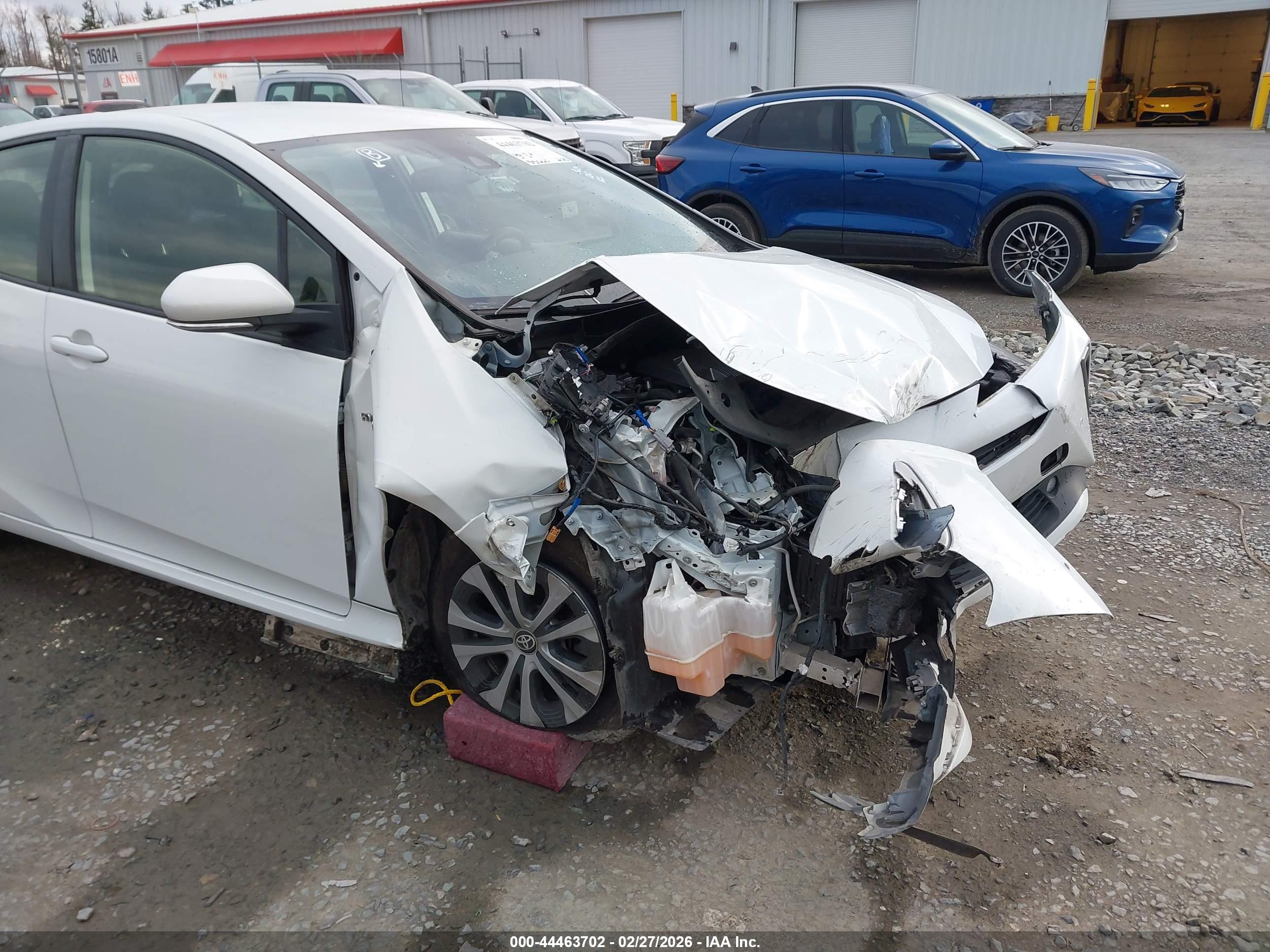 TOYOTA PRIUS image 6