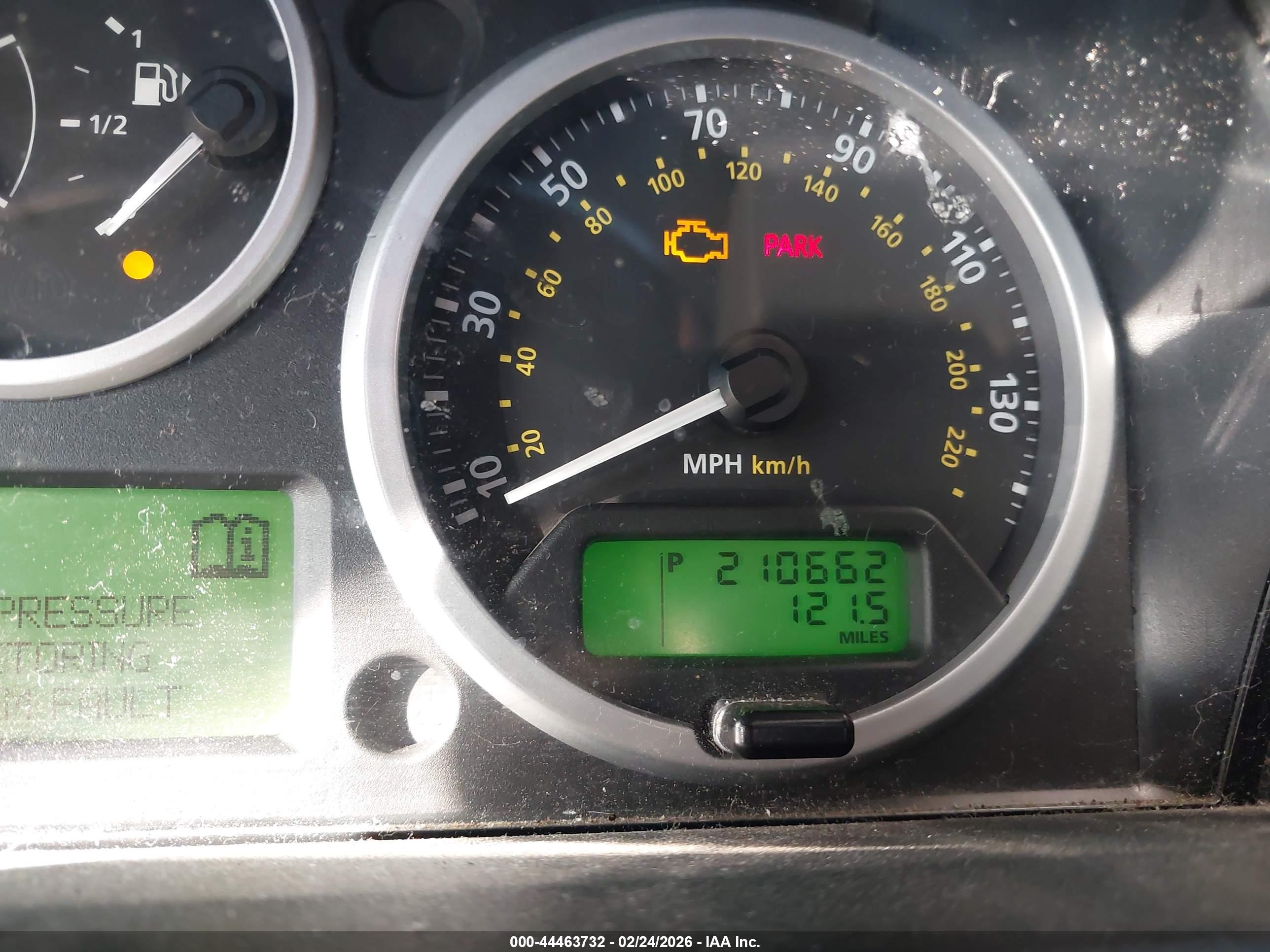 LAND ROVER image 7