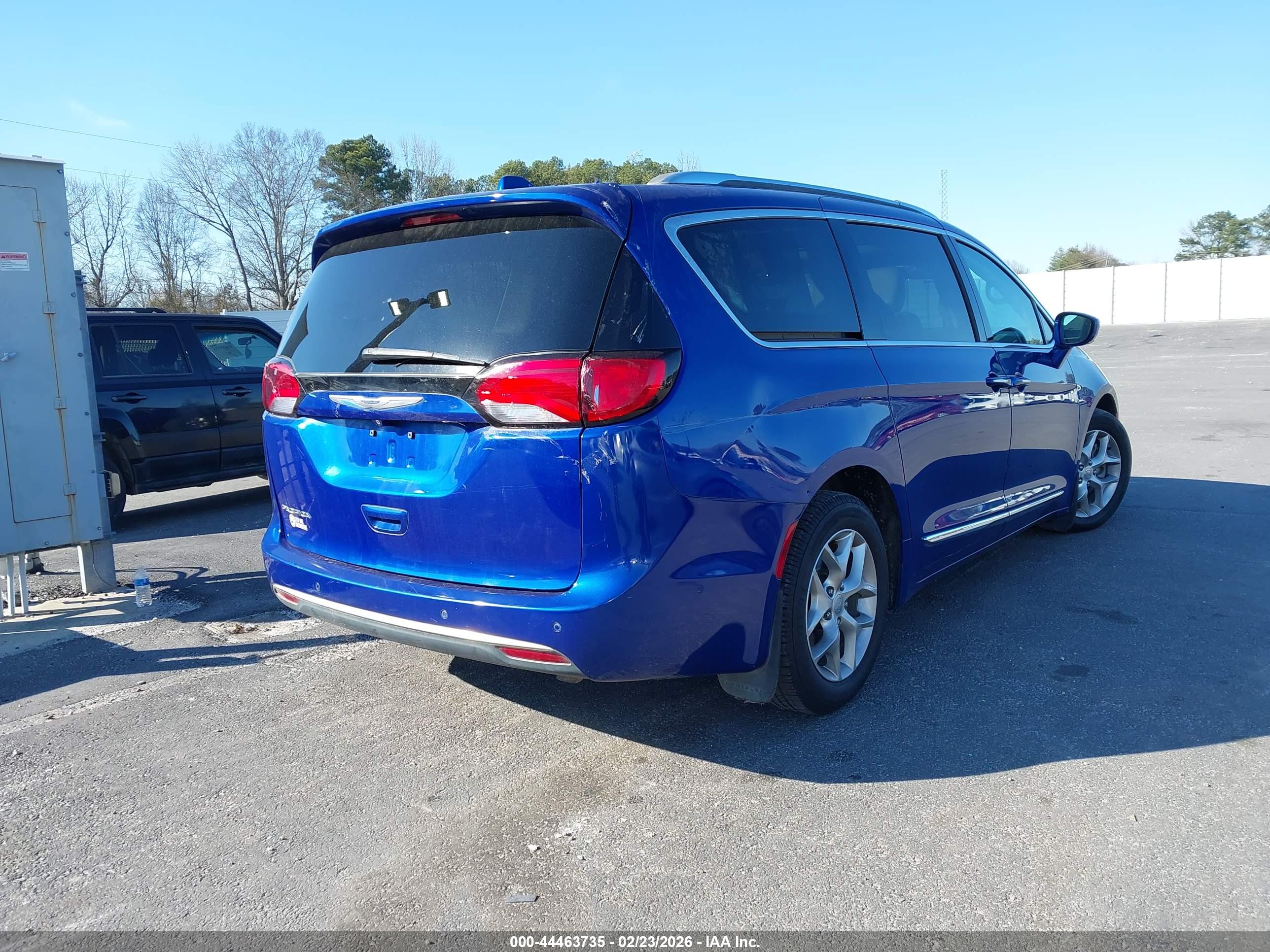 CHRYSLER PACIFICA image 4