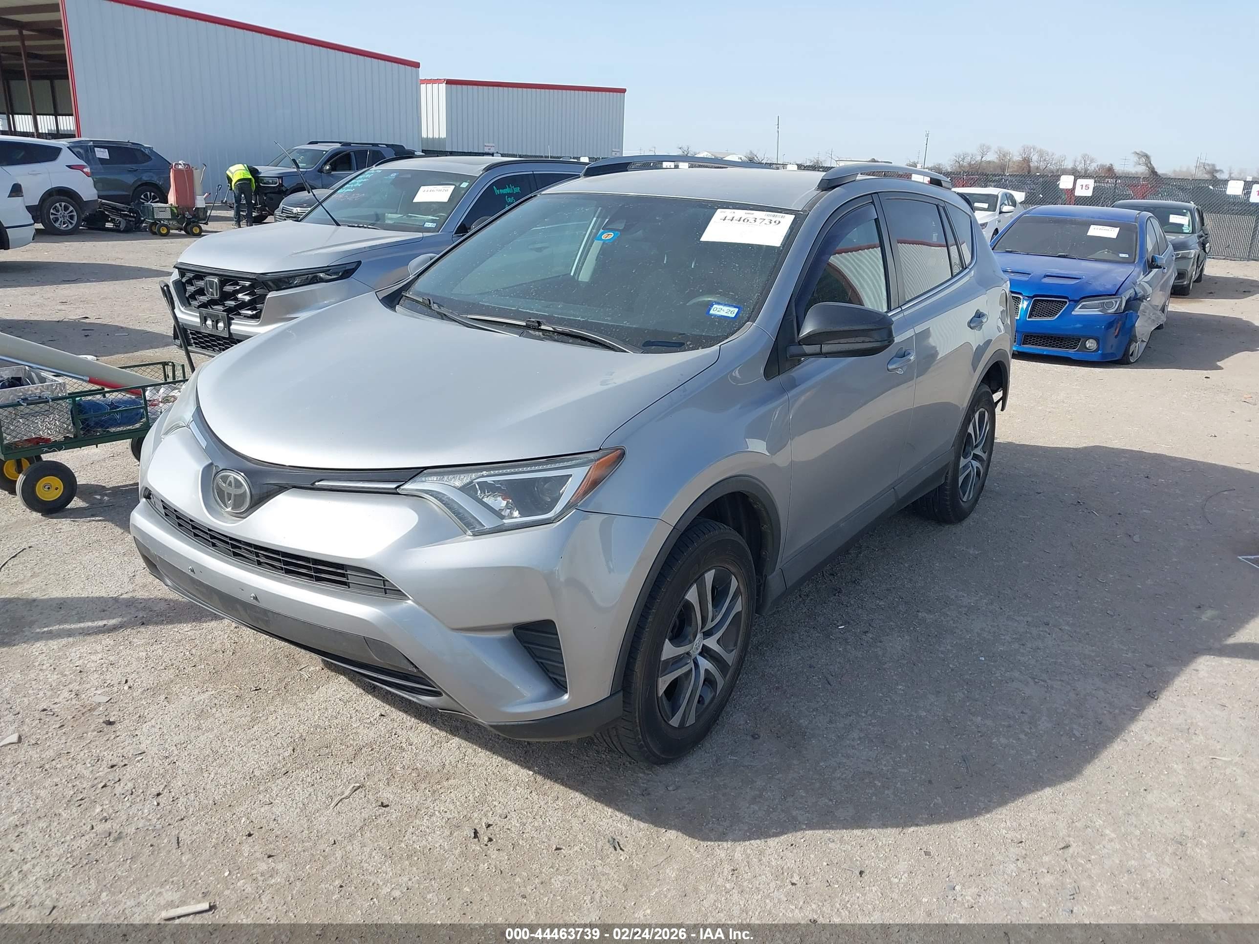 TOYOTA RAV4 image 2
