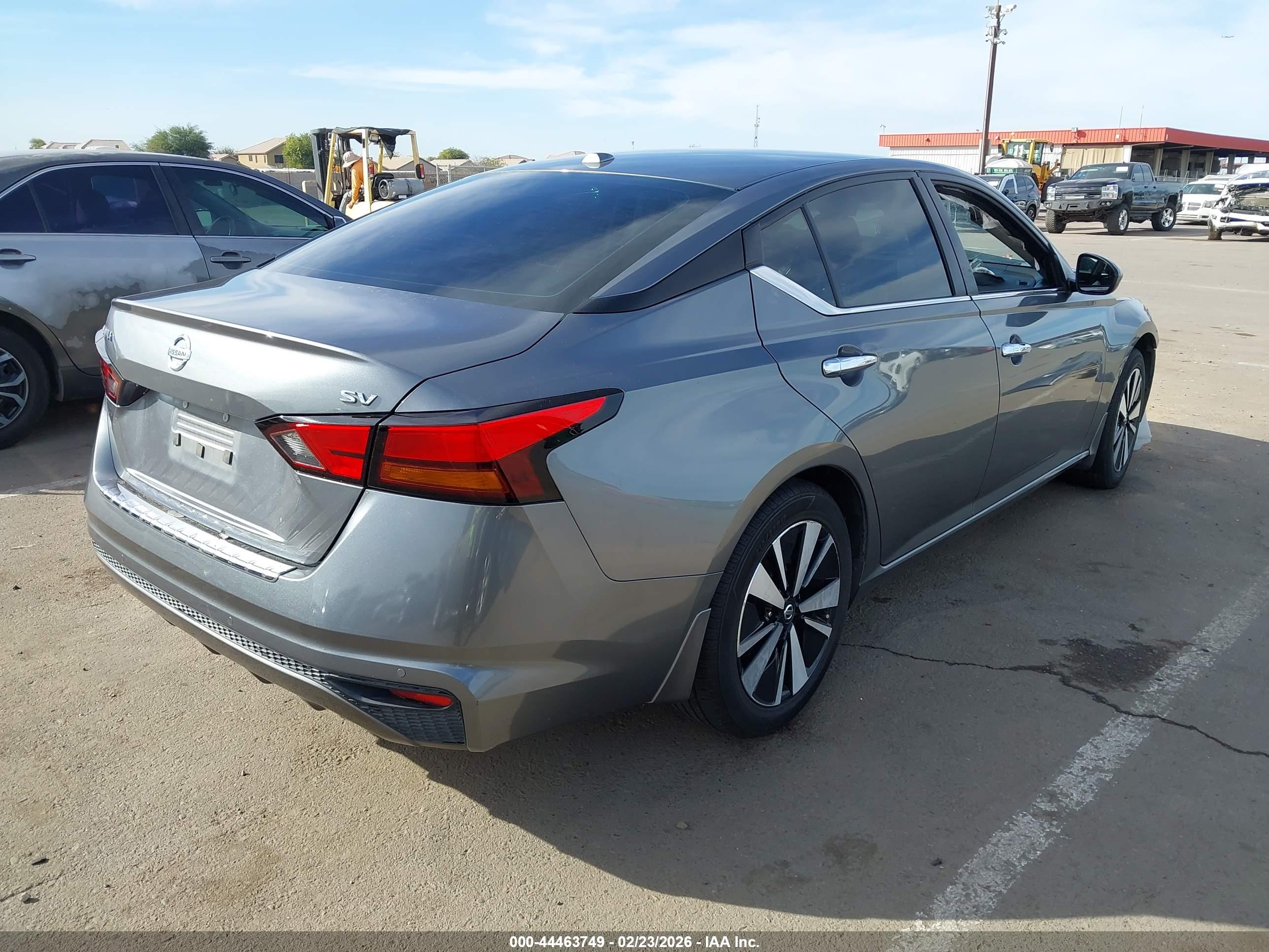 NISSAN ALTIMA image 4