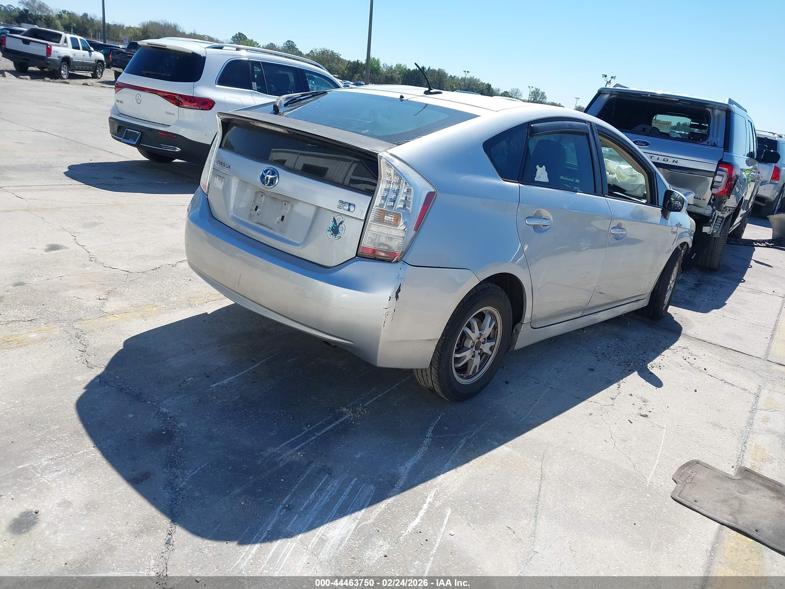 TOYOTA PRIUS image 4