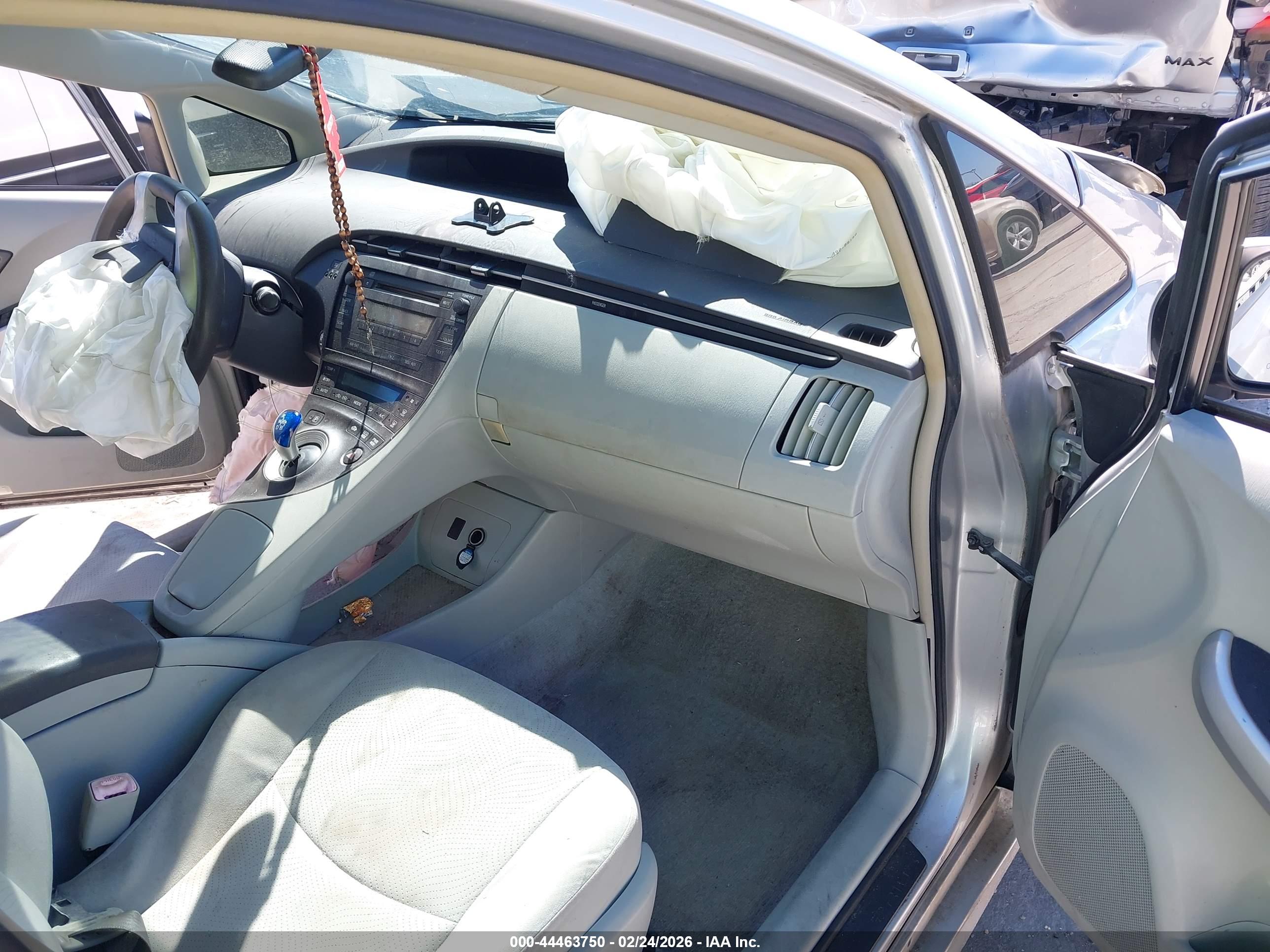 TOYOTA PRIUS image 5