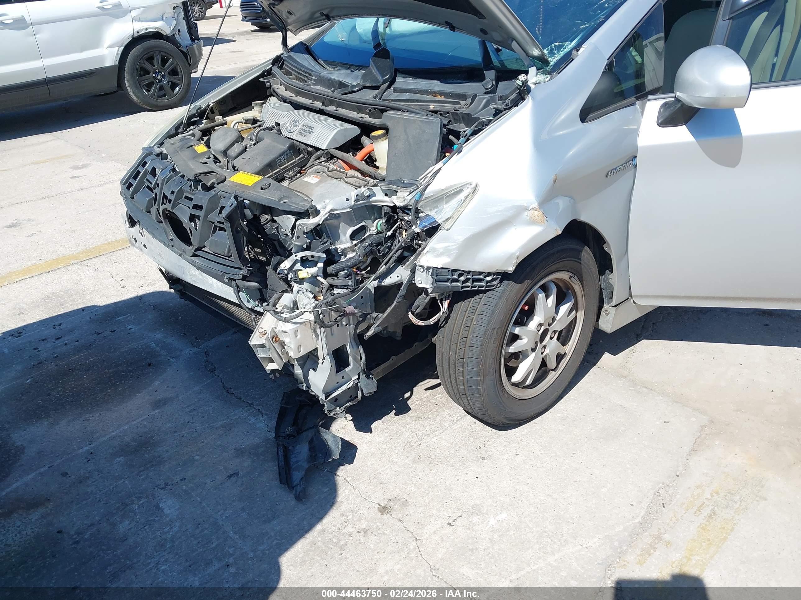 TOYOTA PRIUS image 6