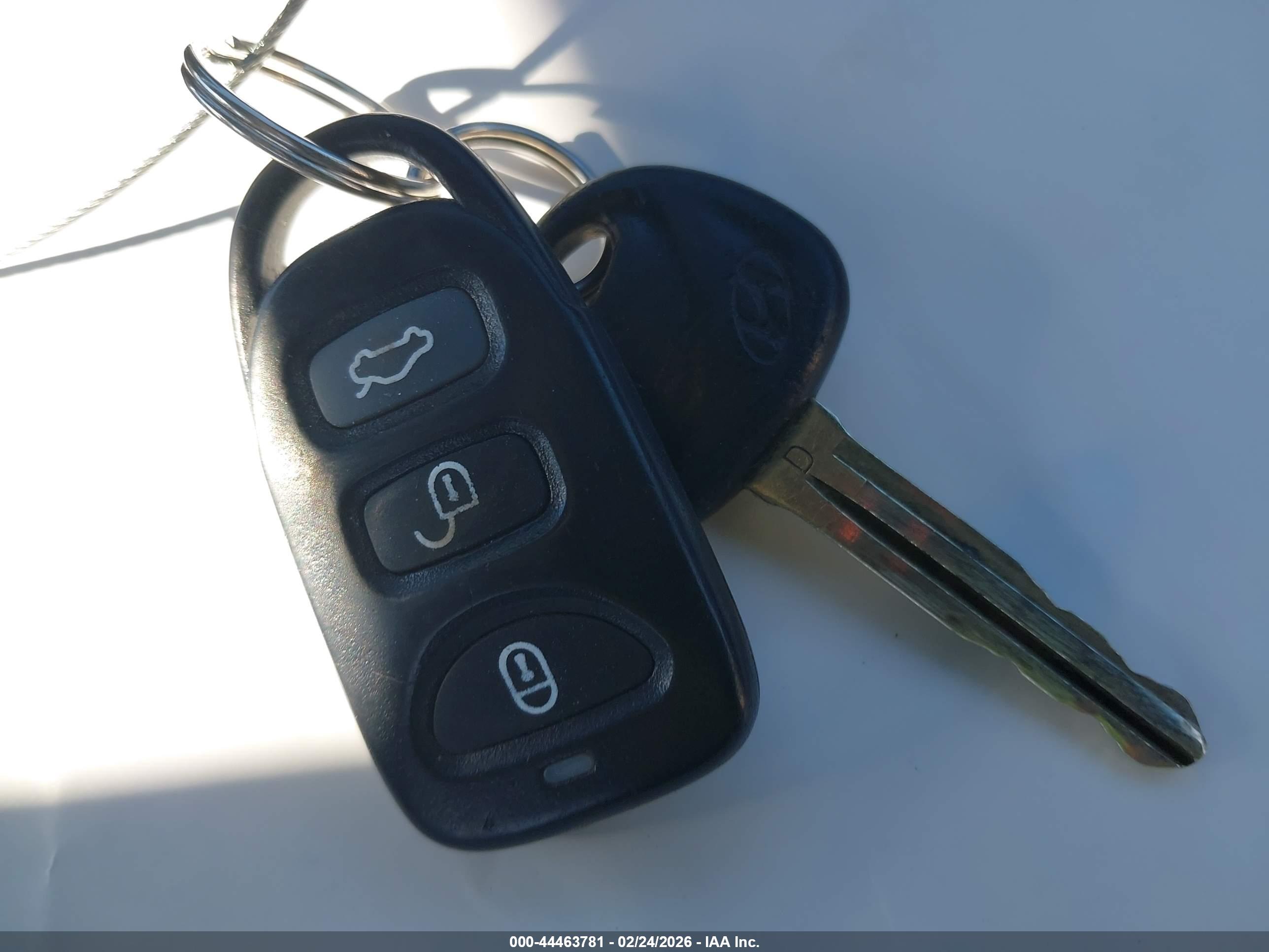 HYUNDAI ELANTRA image 11