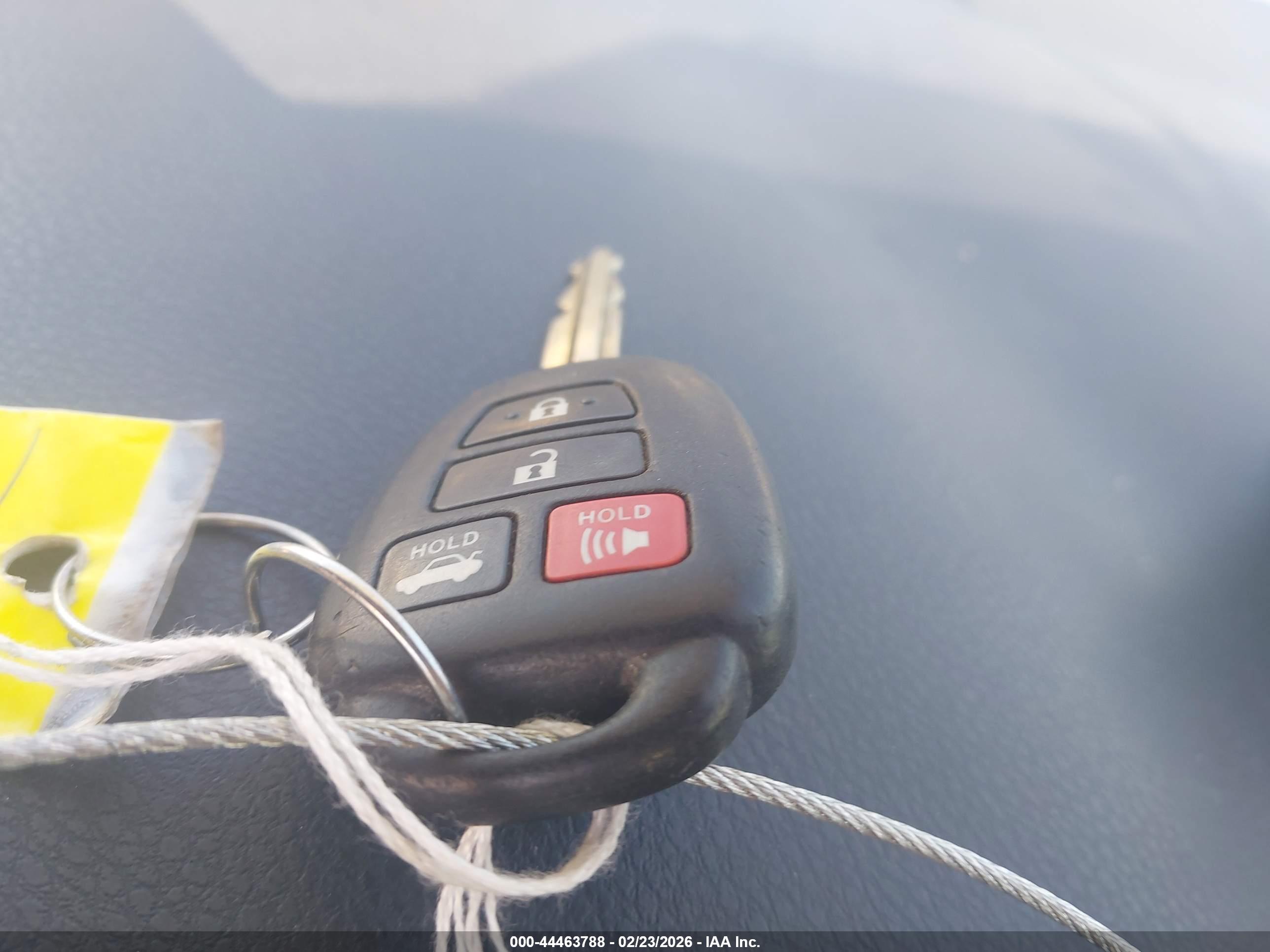 TOYOTA COROLLA image 11