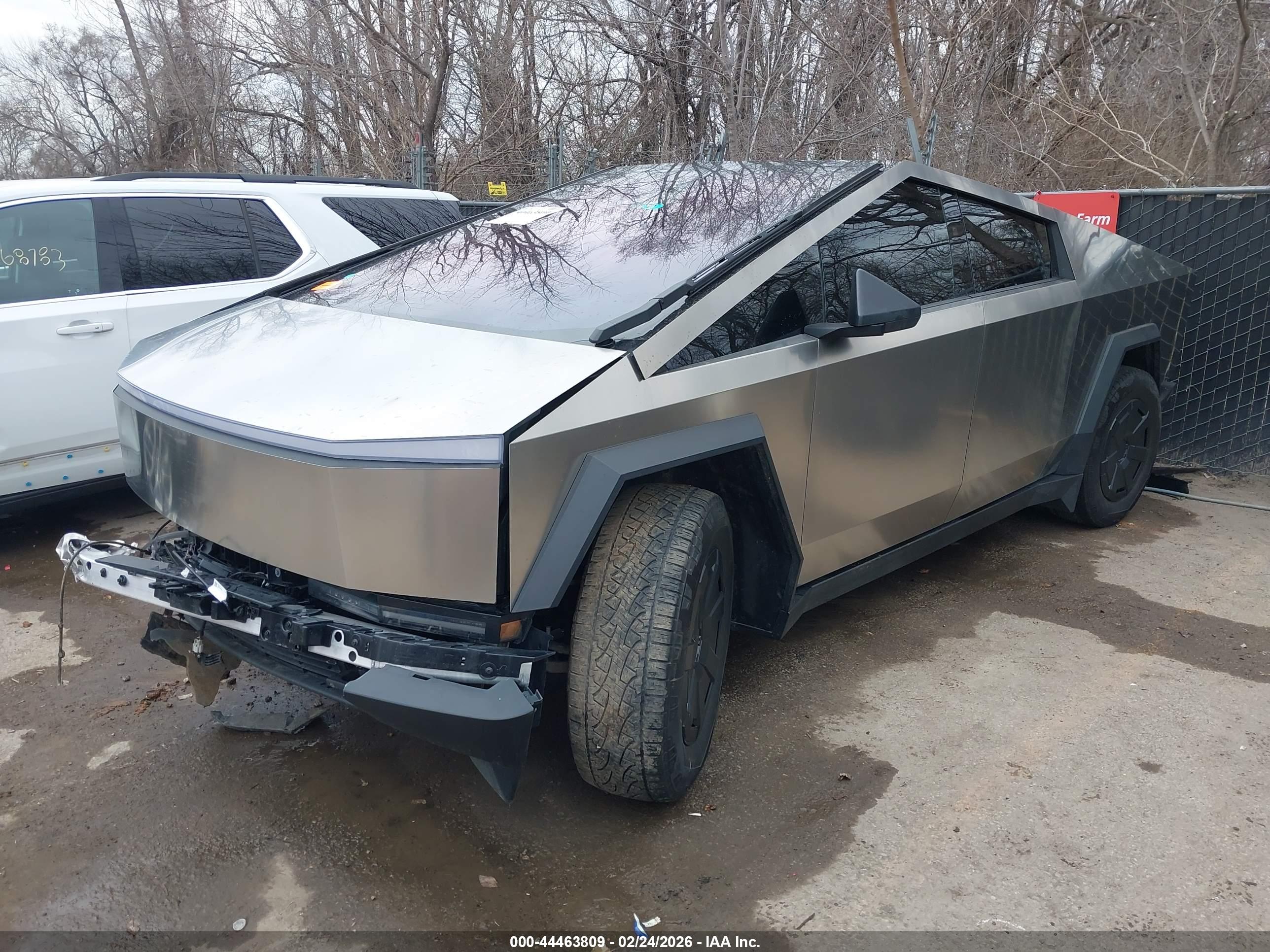TESLA CYBERTRUCK image 2