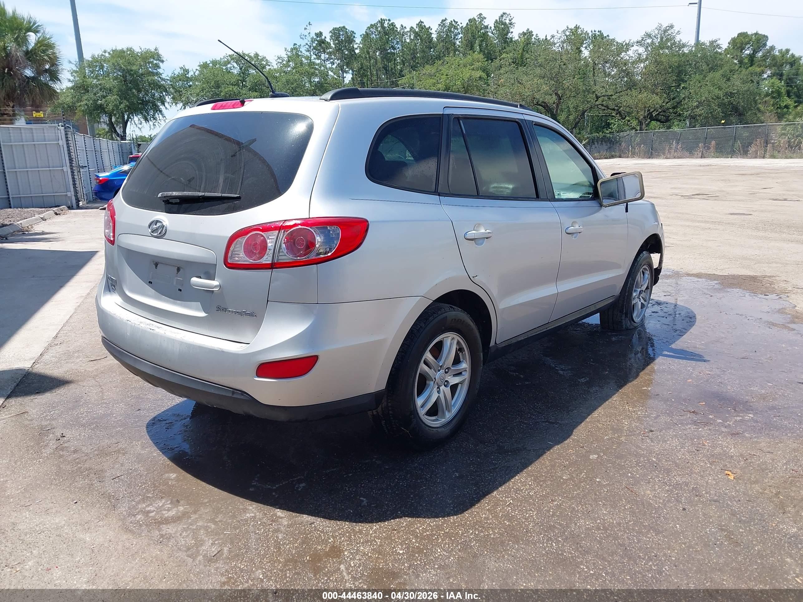 HYUNDAI SANTA image 4