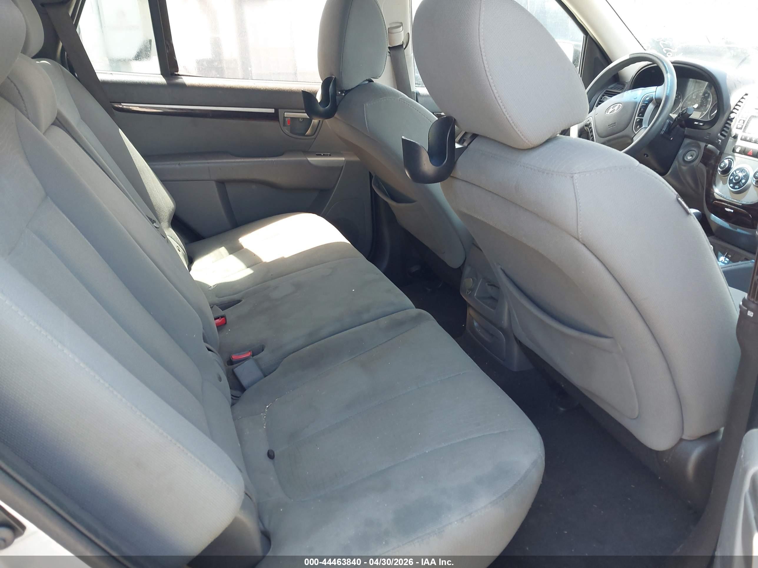 HYUNDAI SANTA image 8