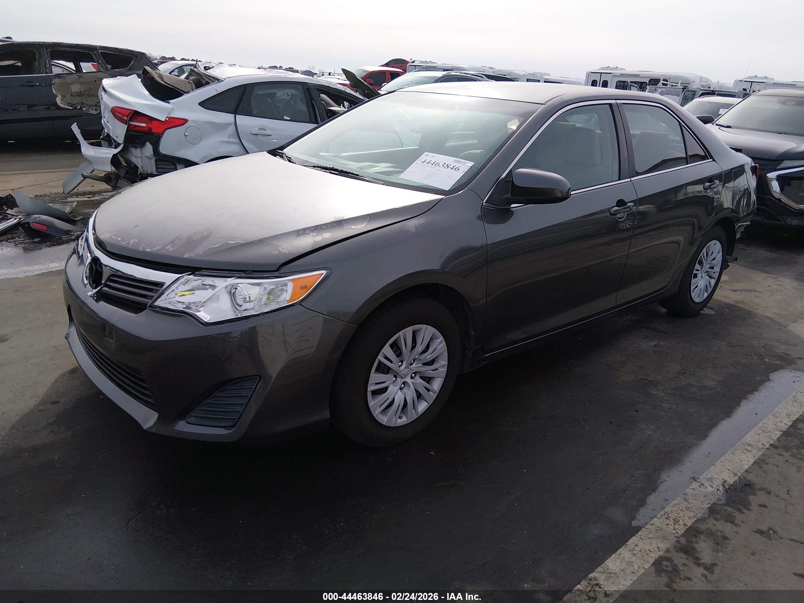 TOYOTA CAMRY image 2