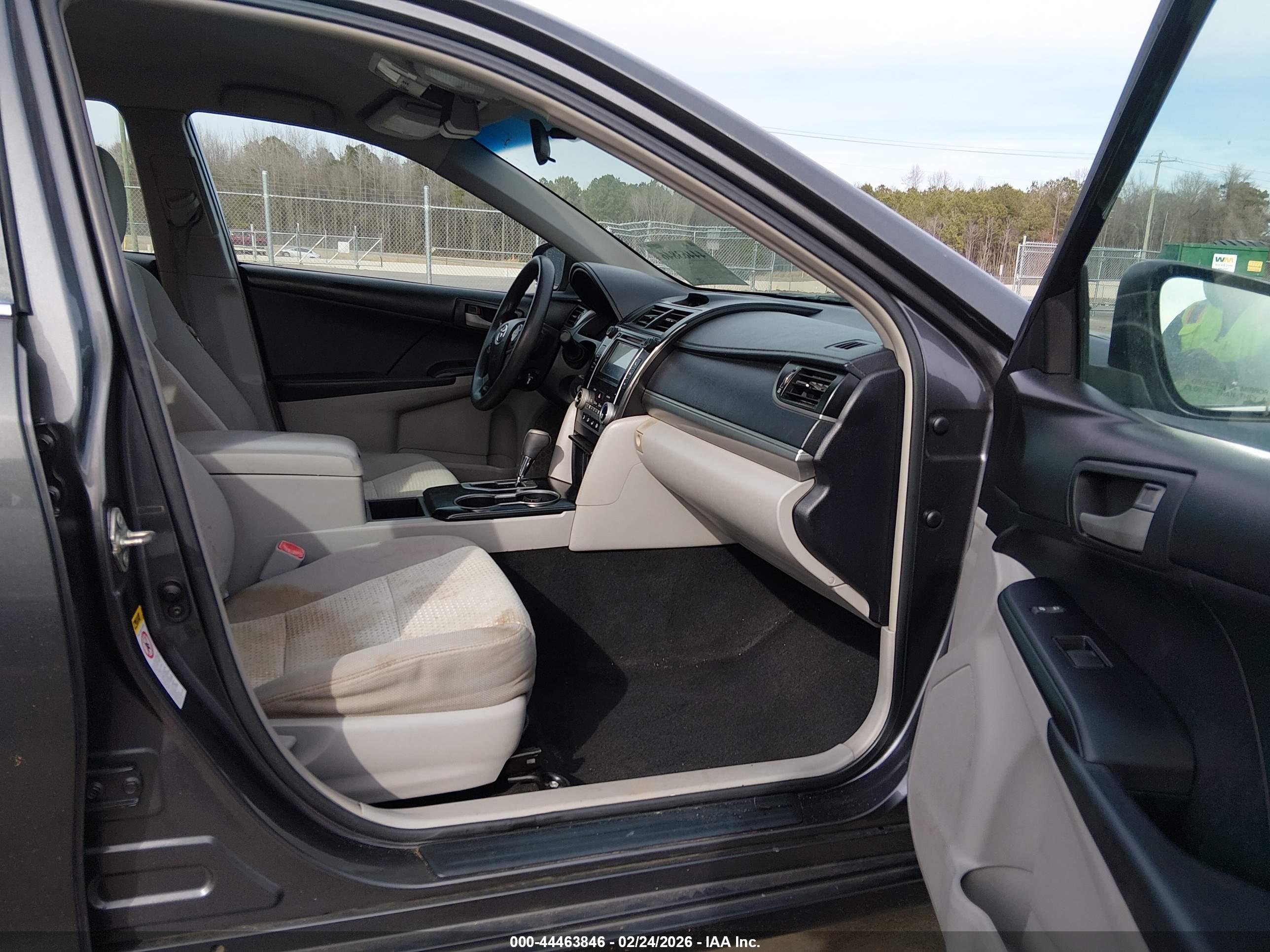 TOYOTA CAMRY image 5