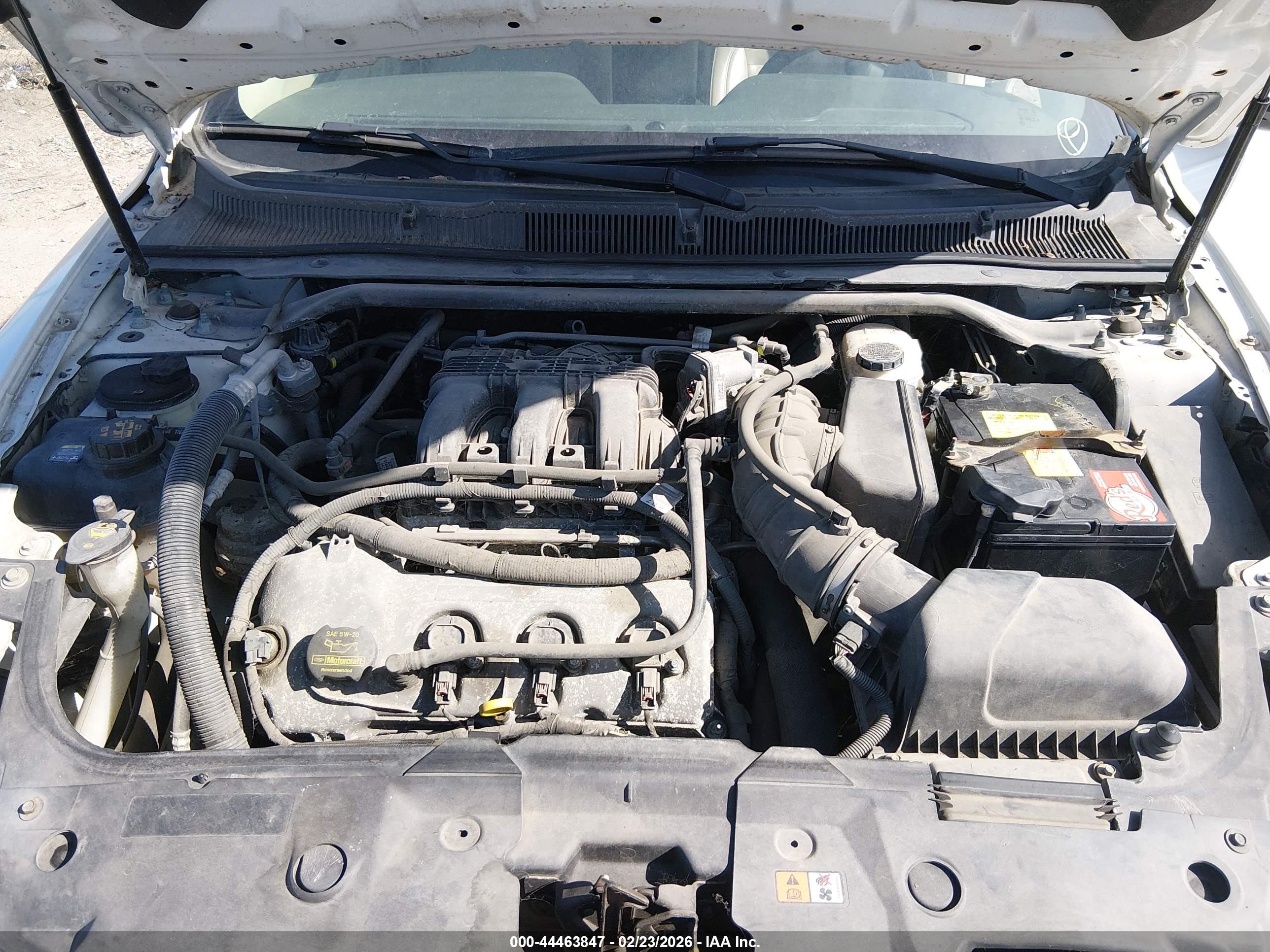 FORD TAURUS image 10