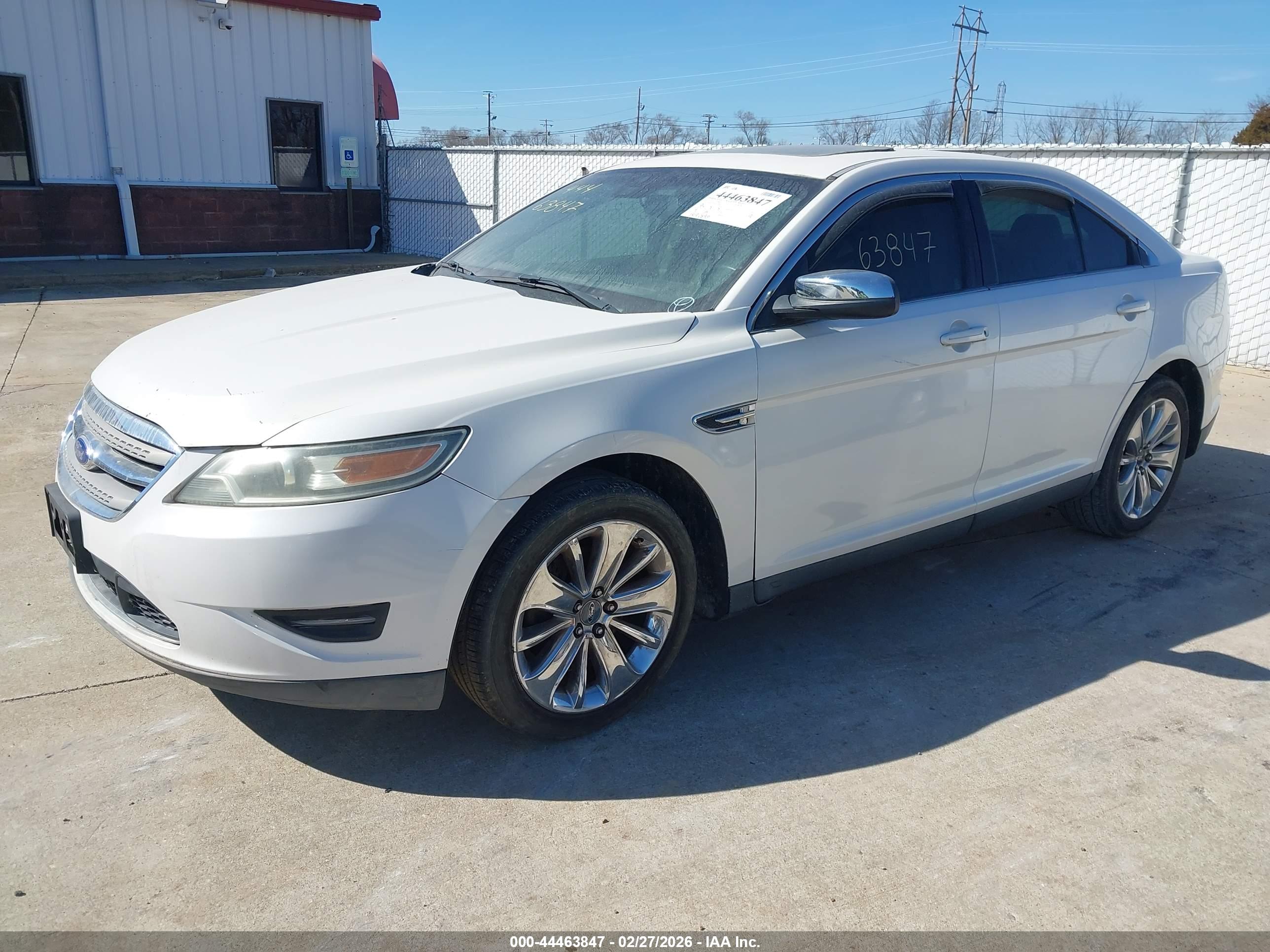 FORD TAURUS image 2