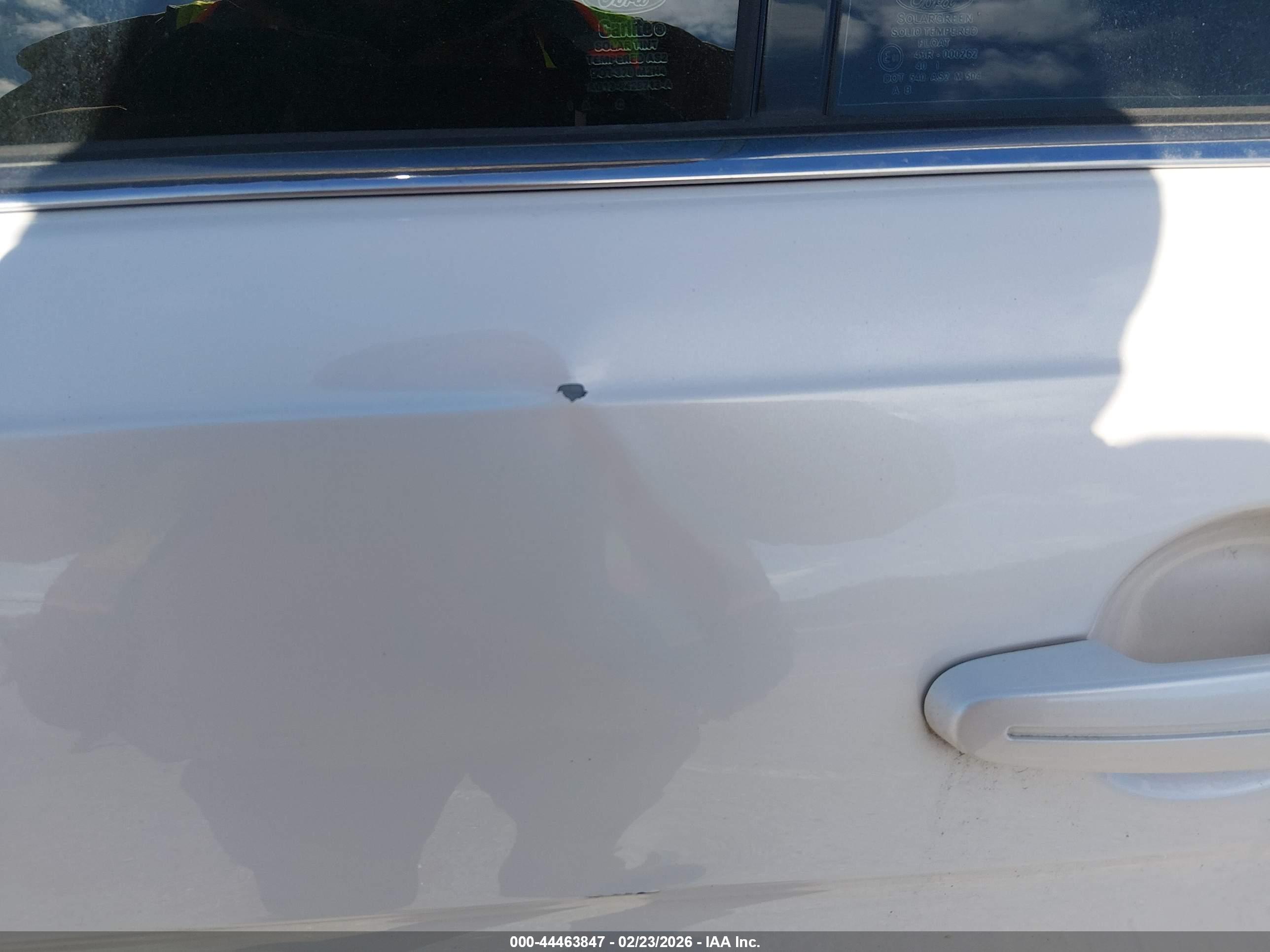 FORD TAURUS image 6