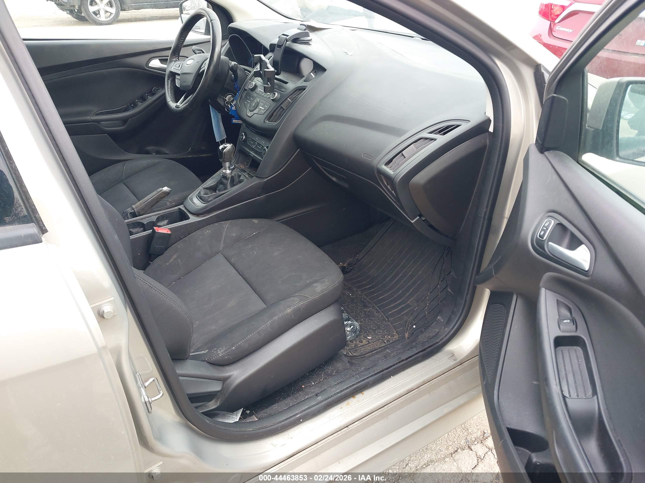 FORD FOCUS image 5